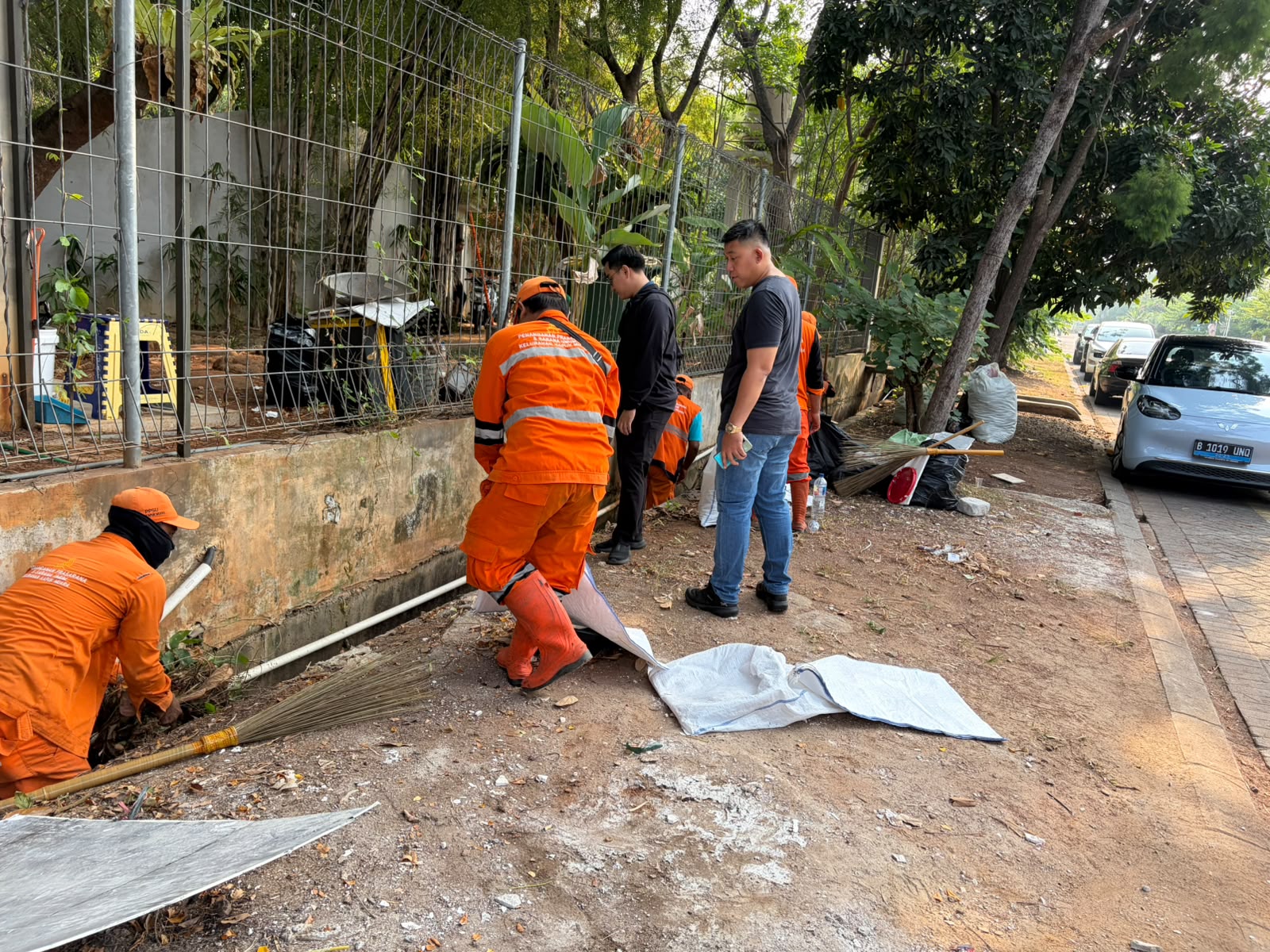 Giat Kerbak Lingkungan di lokasi Taman Eco Park RT 10 RW 07 Kelurahan Kapuk Muara 6