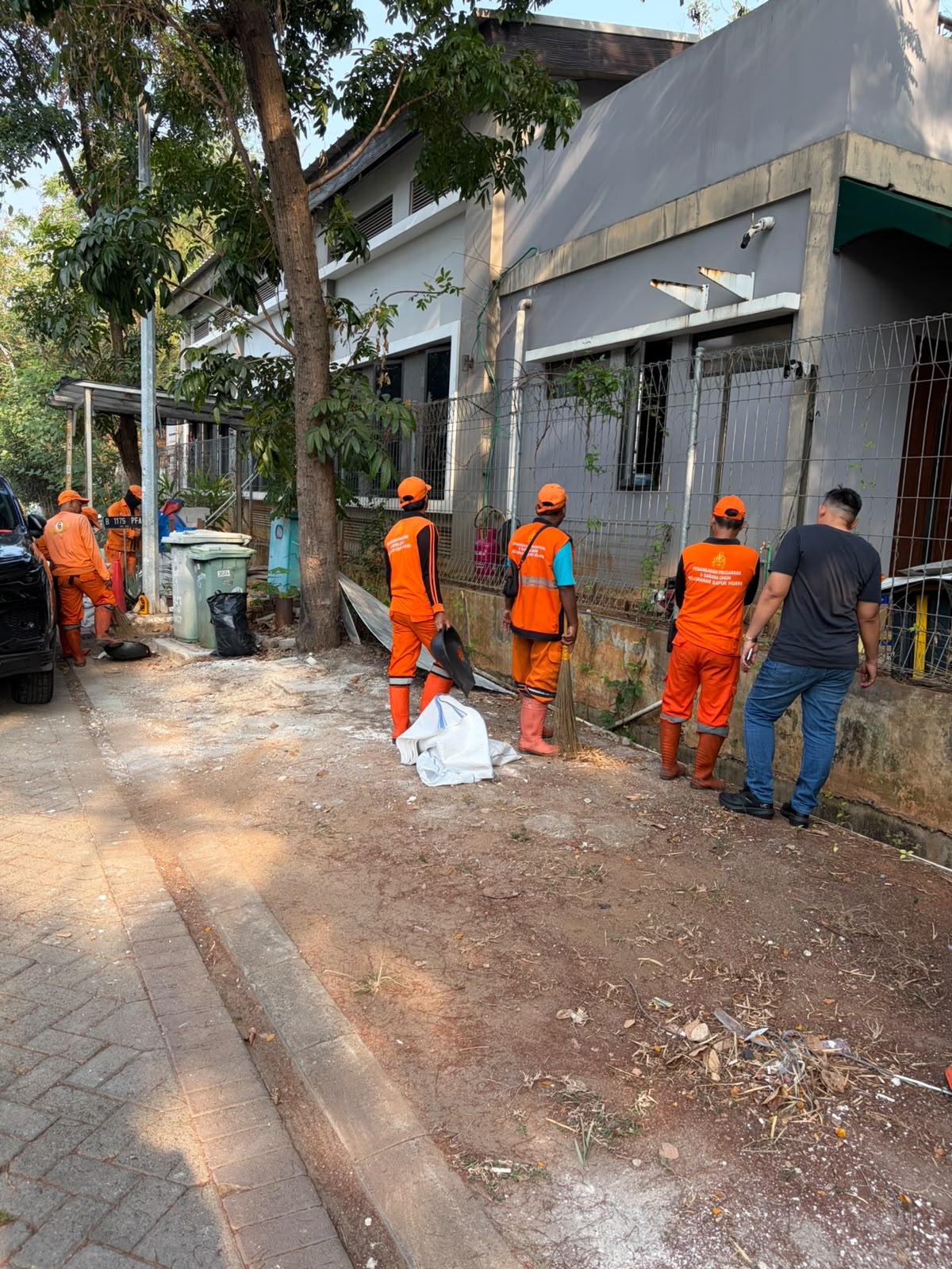 Giat Kerbak Lingkungan di lokasi Taman Eco Park RT 10 RW 07 Kelurahan Kapuk Muara 1