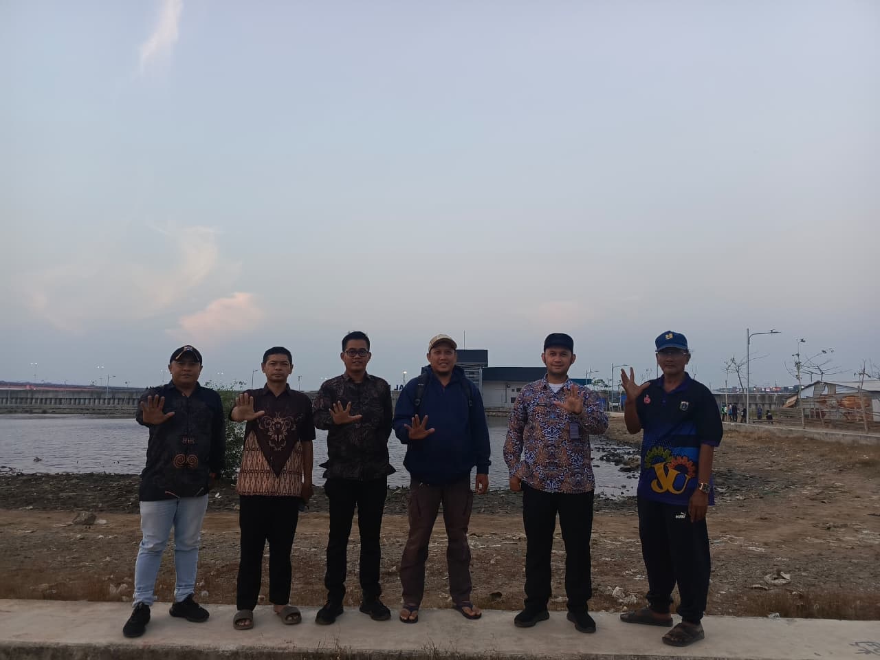 Lurah Kamal Muara Pastikan Infrastruktur dan Pelayanan Publik di RW 04 Terus Terpantau 4