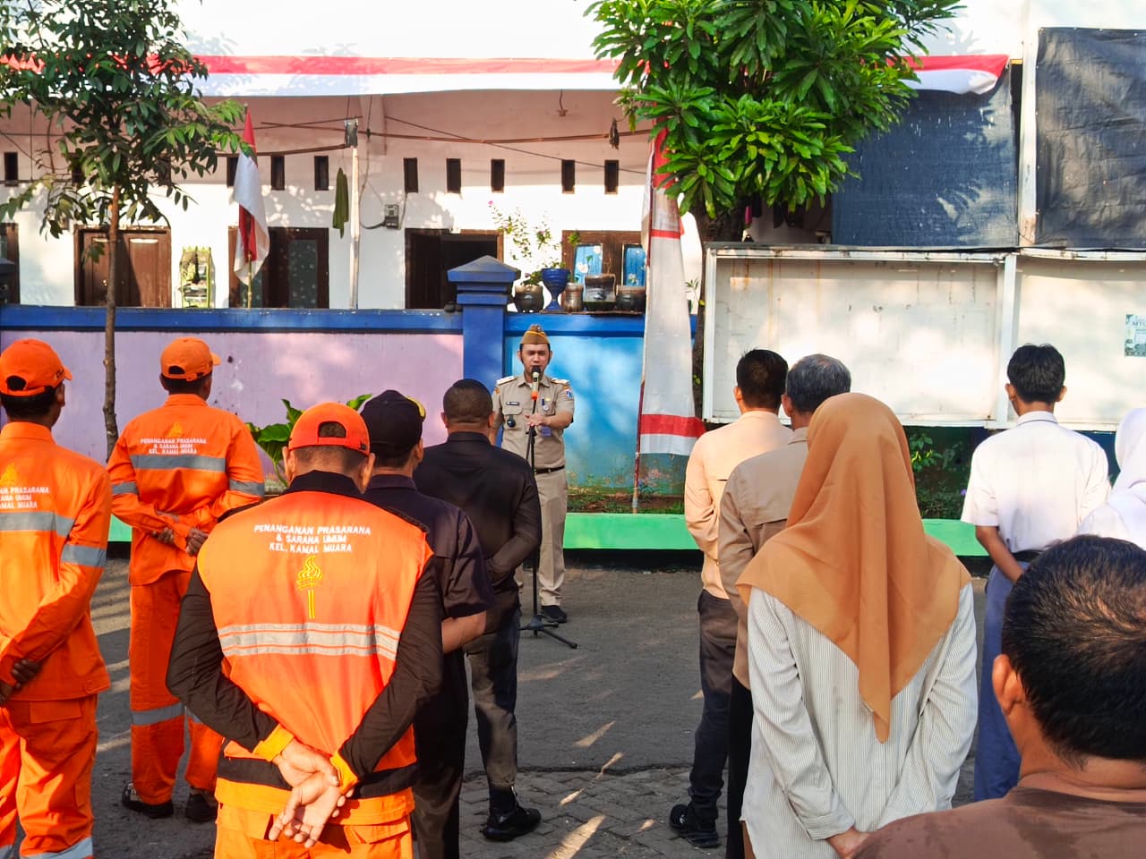 Apel Pagi Awali Pekan dengan Semangat Baru, Kelurahan Kamal Muara Perkuat Disiplin dan Komitmen Pelayanan Publik 2
