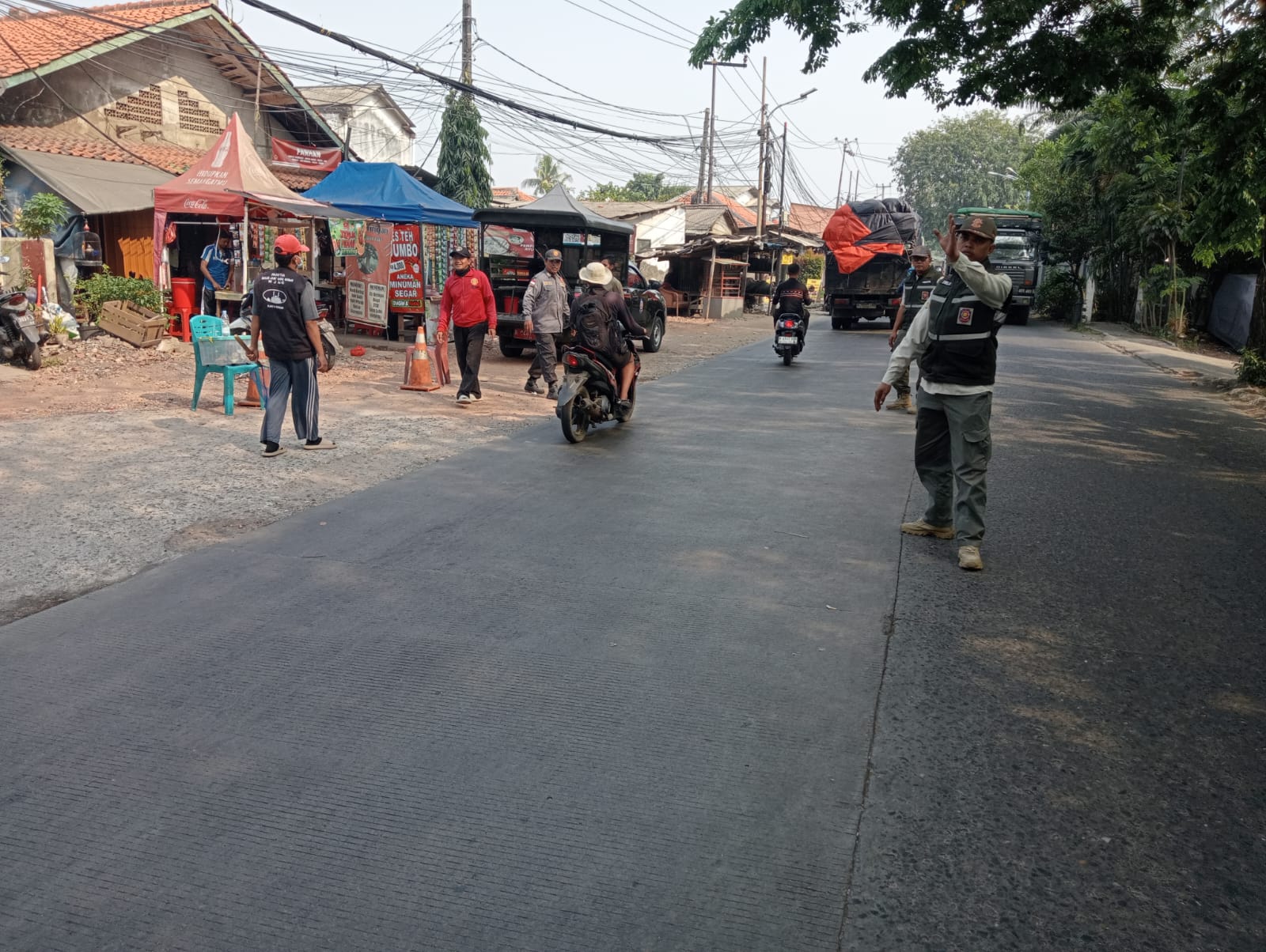 Satpol PP Kamal Muara Tindaklanjuti Aduan Warga, Jaga Kelancaran Lalu Lintas dan Estetika Wilayah 3