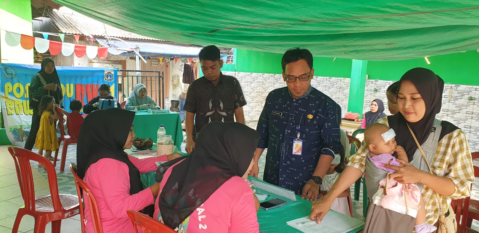 Monitoring Posyandu BAWAL 2 Perkuat Pelayanan Kesehatan Ibu dan Anak di RW 01 Kamal Muara 3