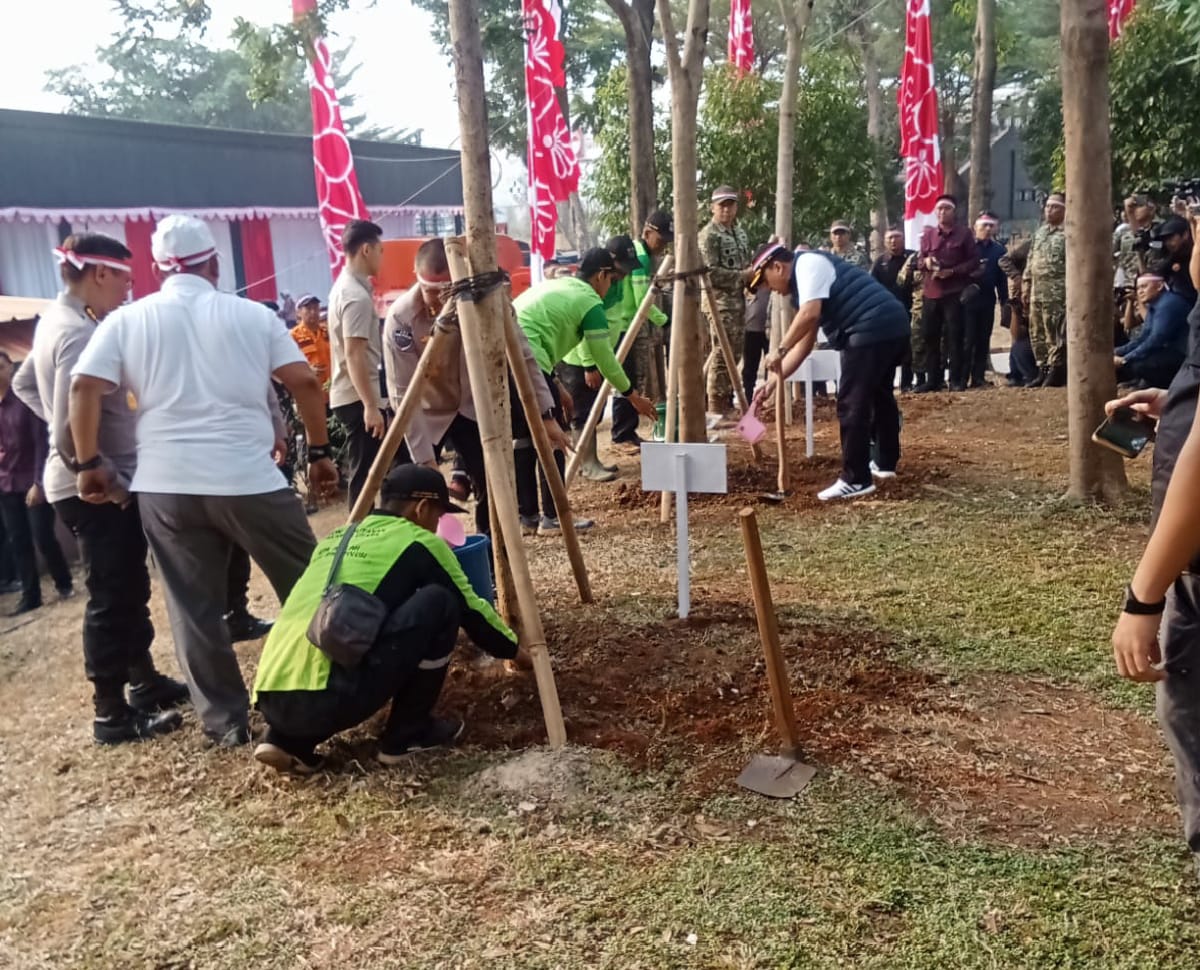 PPSU Kamal Muara Bergerak Bersihkan Sungai dan Taman RPTRA Kalijodo, Wujudkan Lingkungan yang Lebih Asri 1