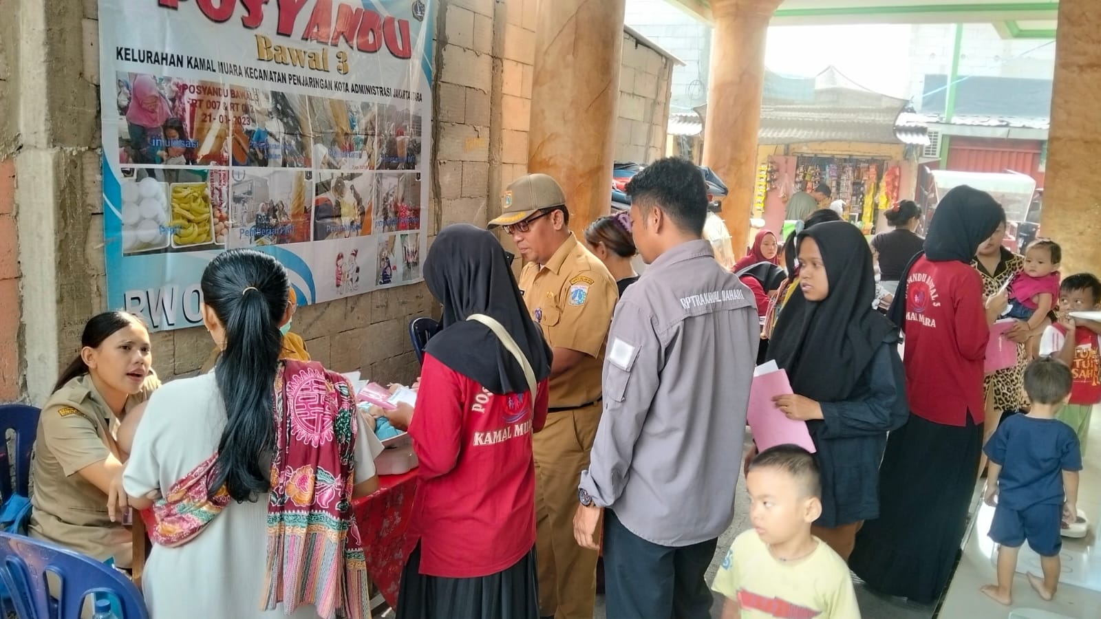 Perkuat Layanan Kesehatan Warga, TP PKK dan Kelurahan Kamal Muara Monitoring Posyandu BAWAL 3 di RW 01 4