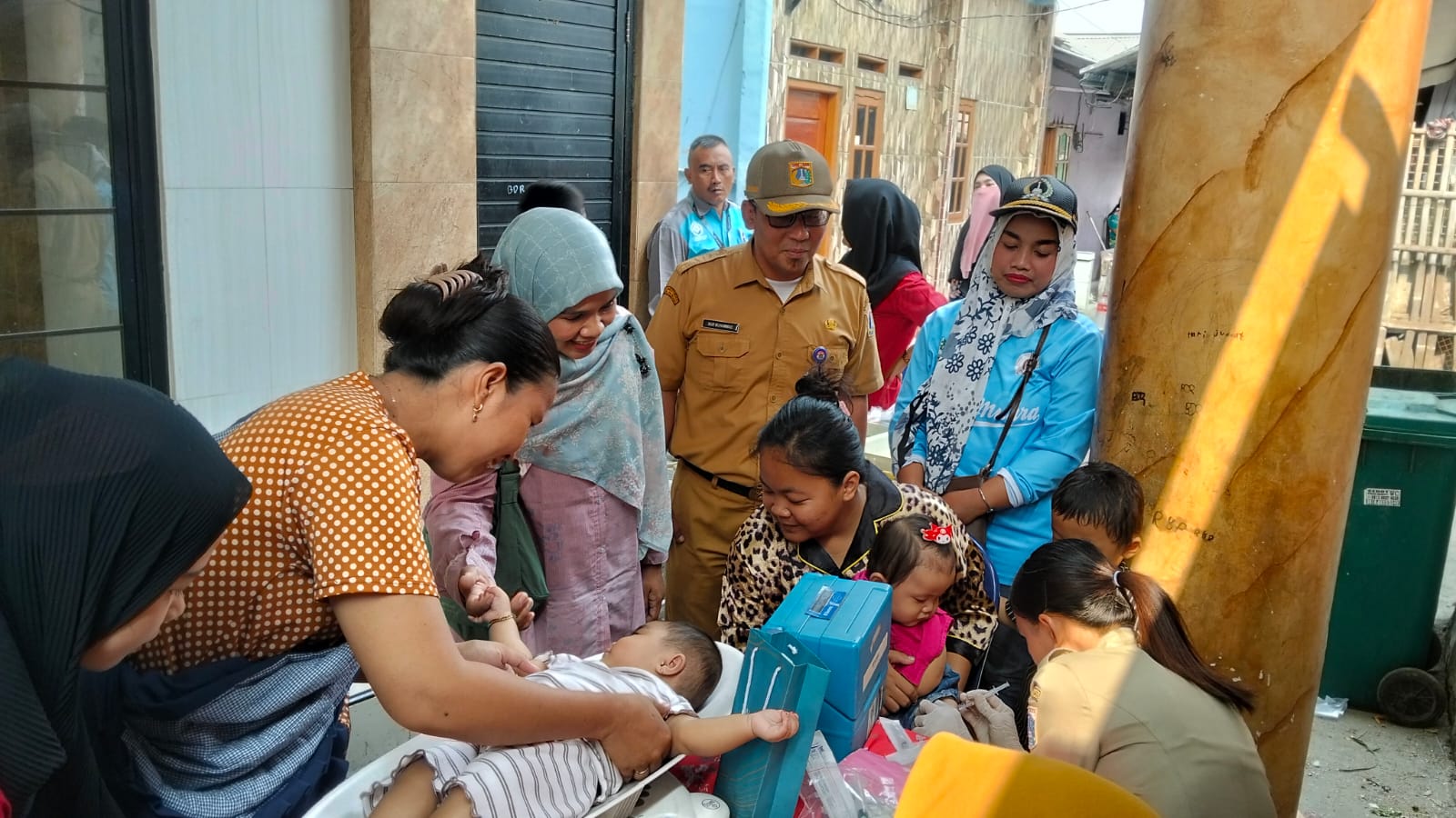 Perkuat Layanan Kesehatan Warga, TP PKK dan Kelurahan Kamal Muara Monitoring Posyandu BAWAL 3 di RW 01 3