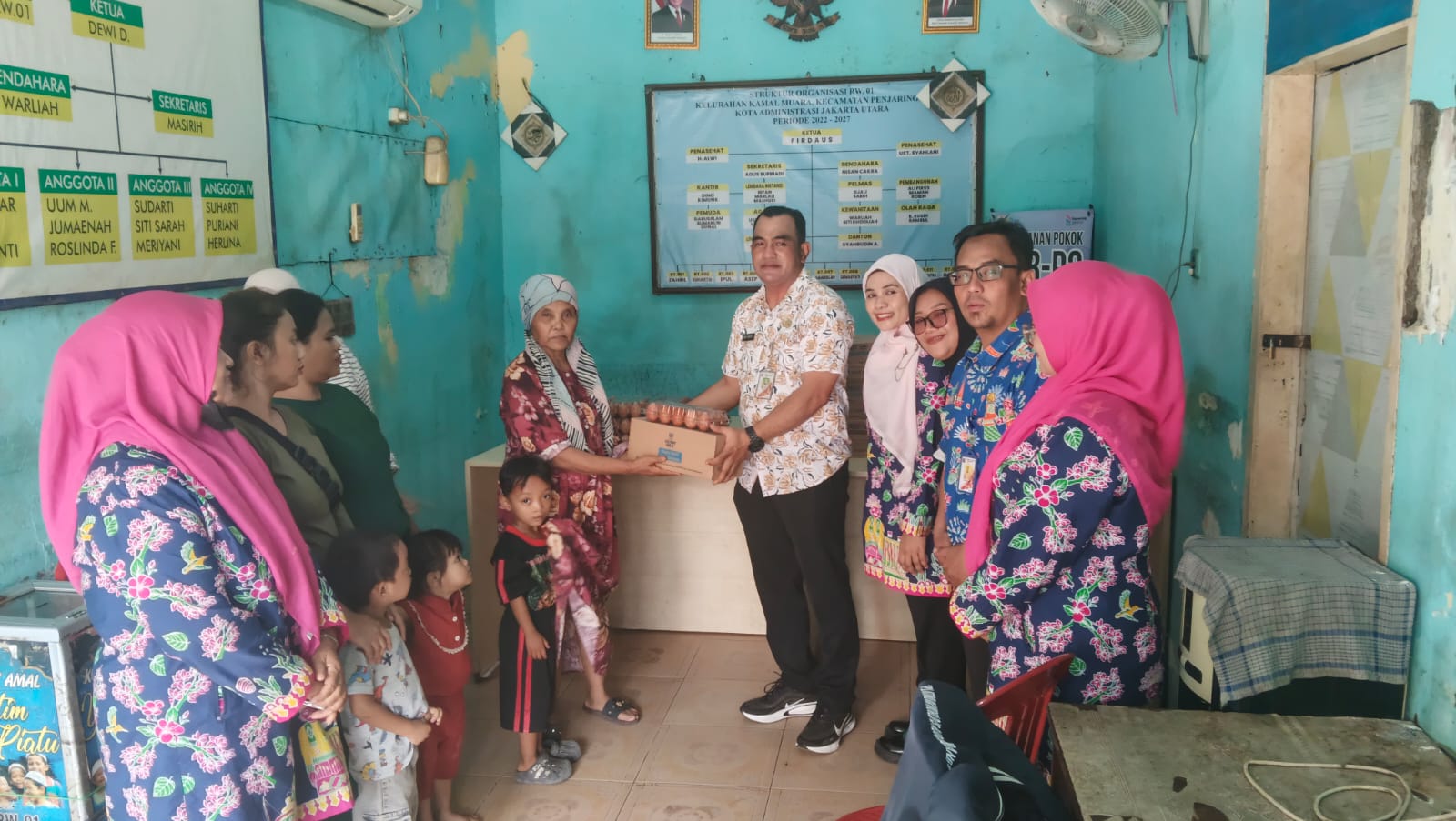 Kelurahan Kamal Muara Perkuat Kepedulian Gizi Balita melalui Pendistribusian Telur dan Susu 5