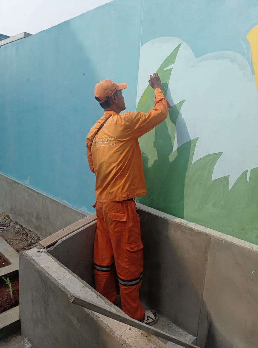 PPSU Kamal Muara Percantik Lingkungan dengan Mural Edukasi “Sampah Pilah dan Komposting” 1