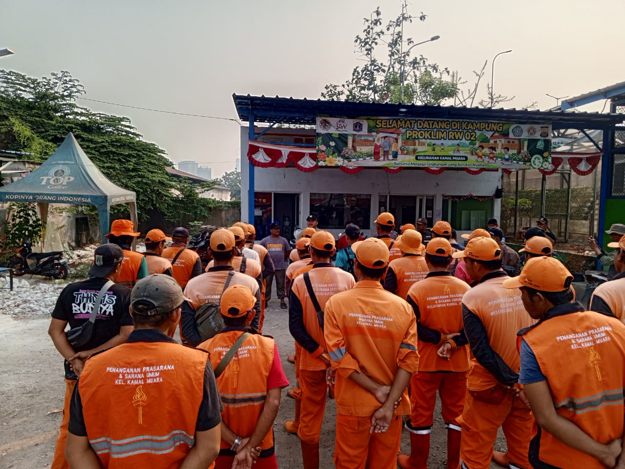 Gotong Royong Warga RW 02 Kamal Muara Perkuat Kepedulian Lingkungan, Kerja Bakti Digelar Bersama 5