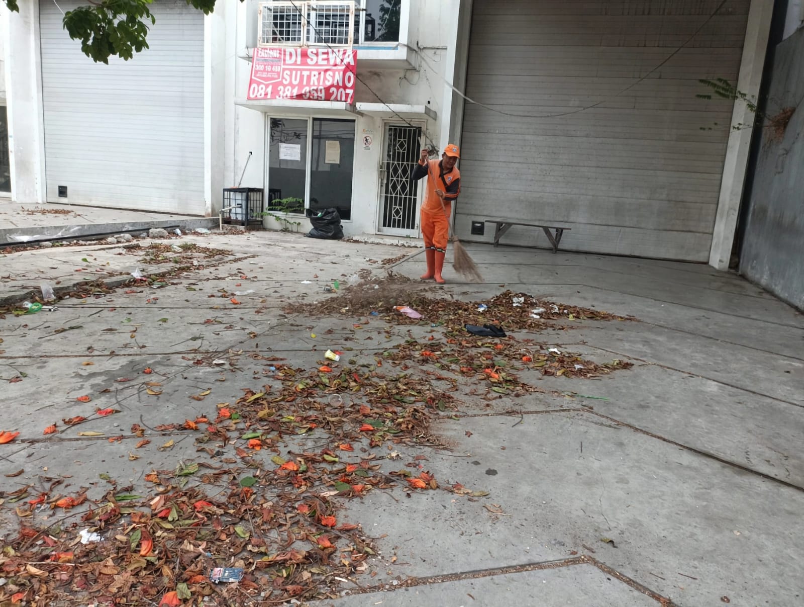 Kerja Bakti di RW 03 Kamal Muara Perkuat Gotong Royong, Wujudkan Lingkungan Bersih dan Sehat 2