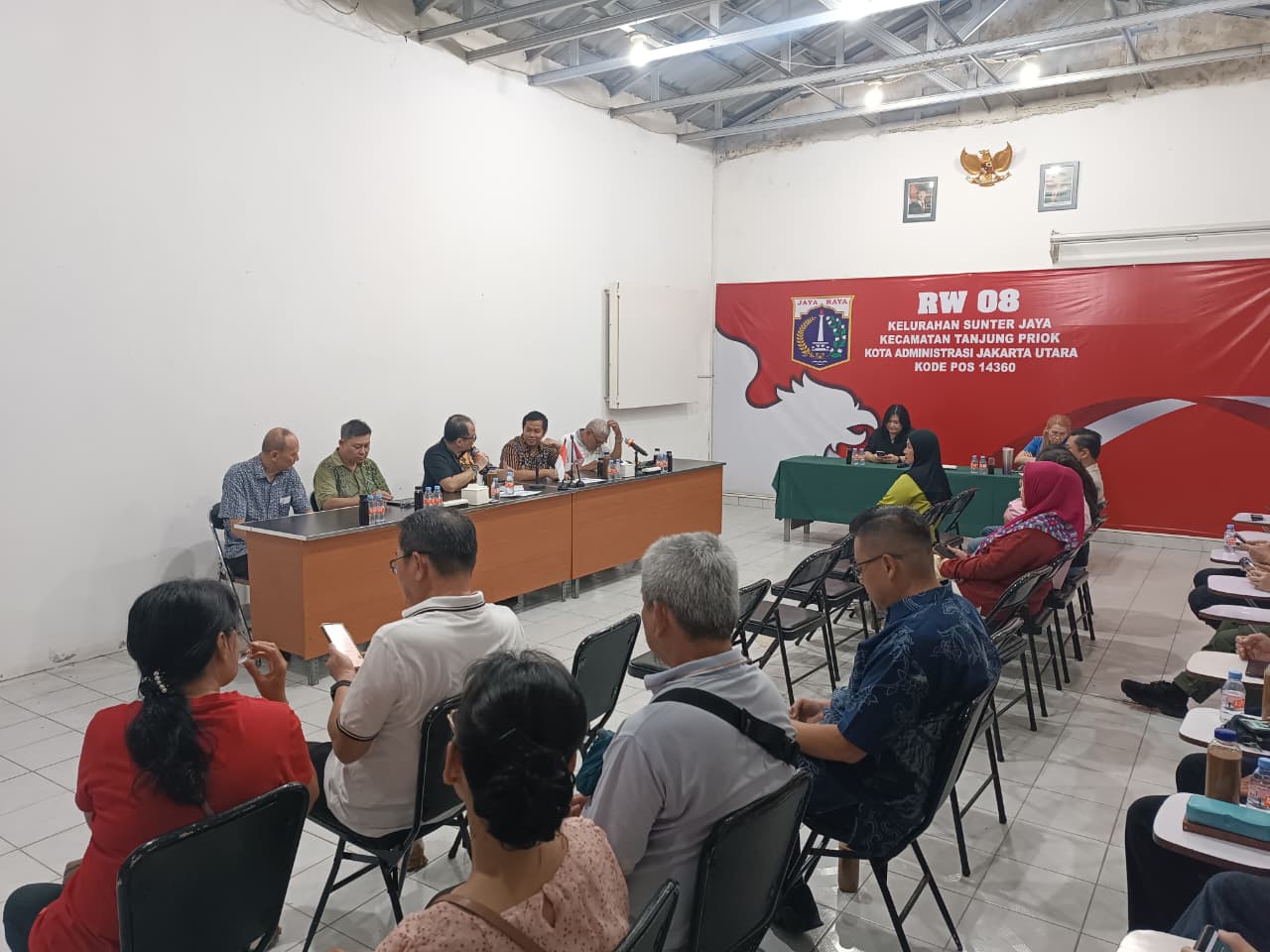 Lurah Sunter Jaya Hadiri Pertemuan Warga RW 008 untuk Perkuat Silaturahmi 2