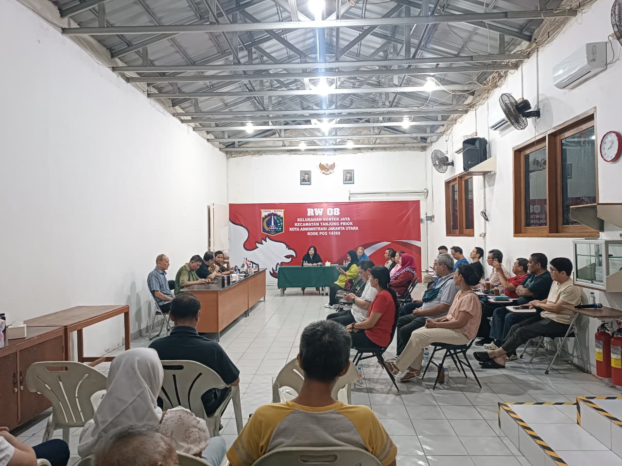 Lurah Sunter Jaya Hadiri Pertemuan Warga RW 008 untuk Perkuat Silaturahmi 1