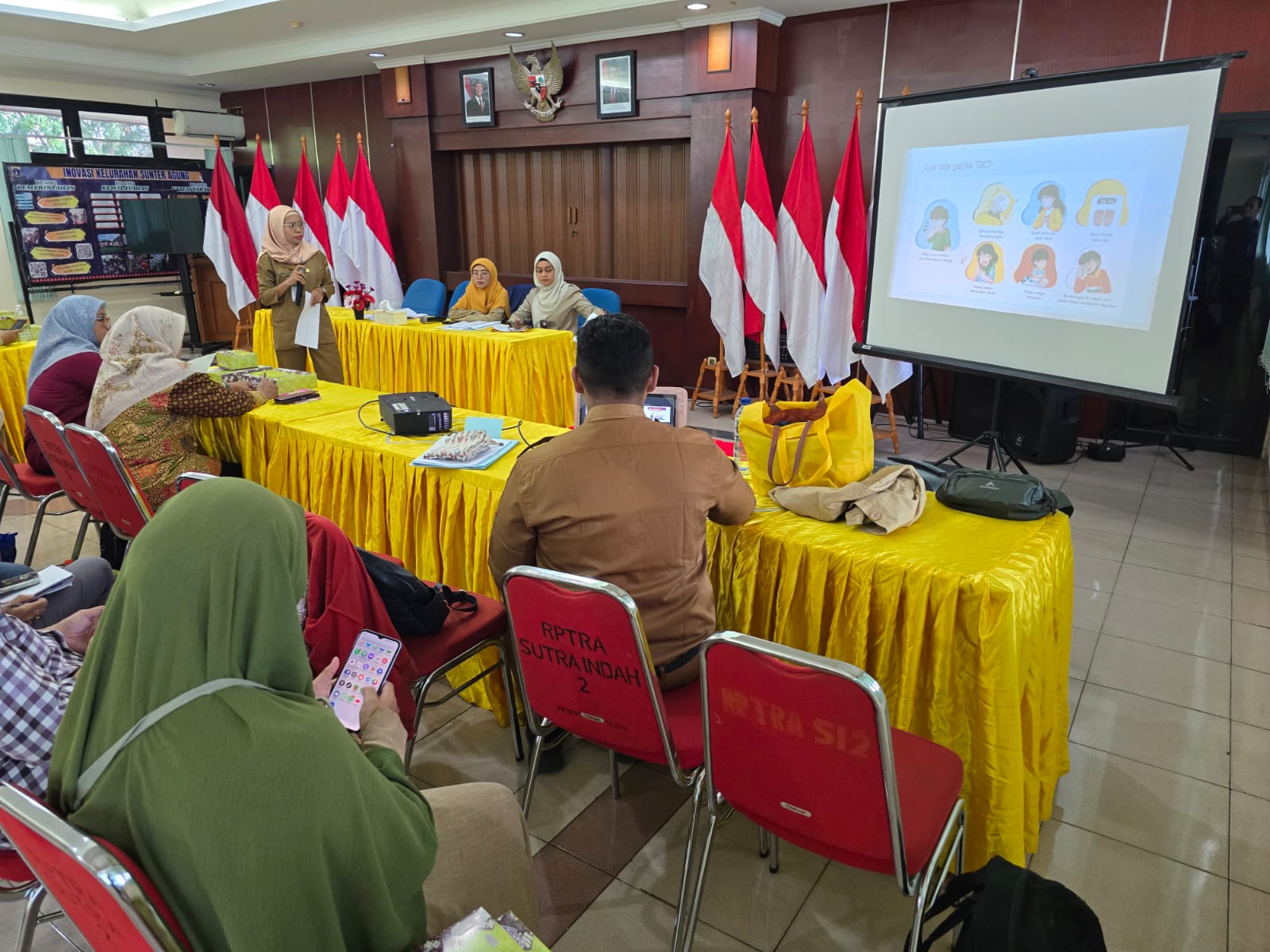 Kader Dasawisma RW 006 - RW 010 Kelurahan Sunter Agung mengikuti Edukasi TB kegiatan PKK tingkat kelurahan melalui DAU Tahap I 5