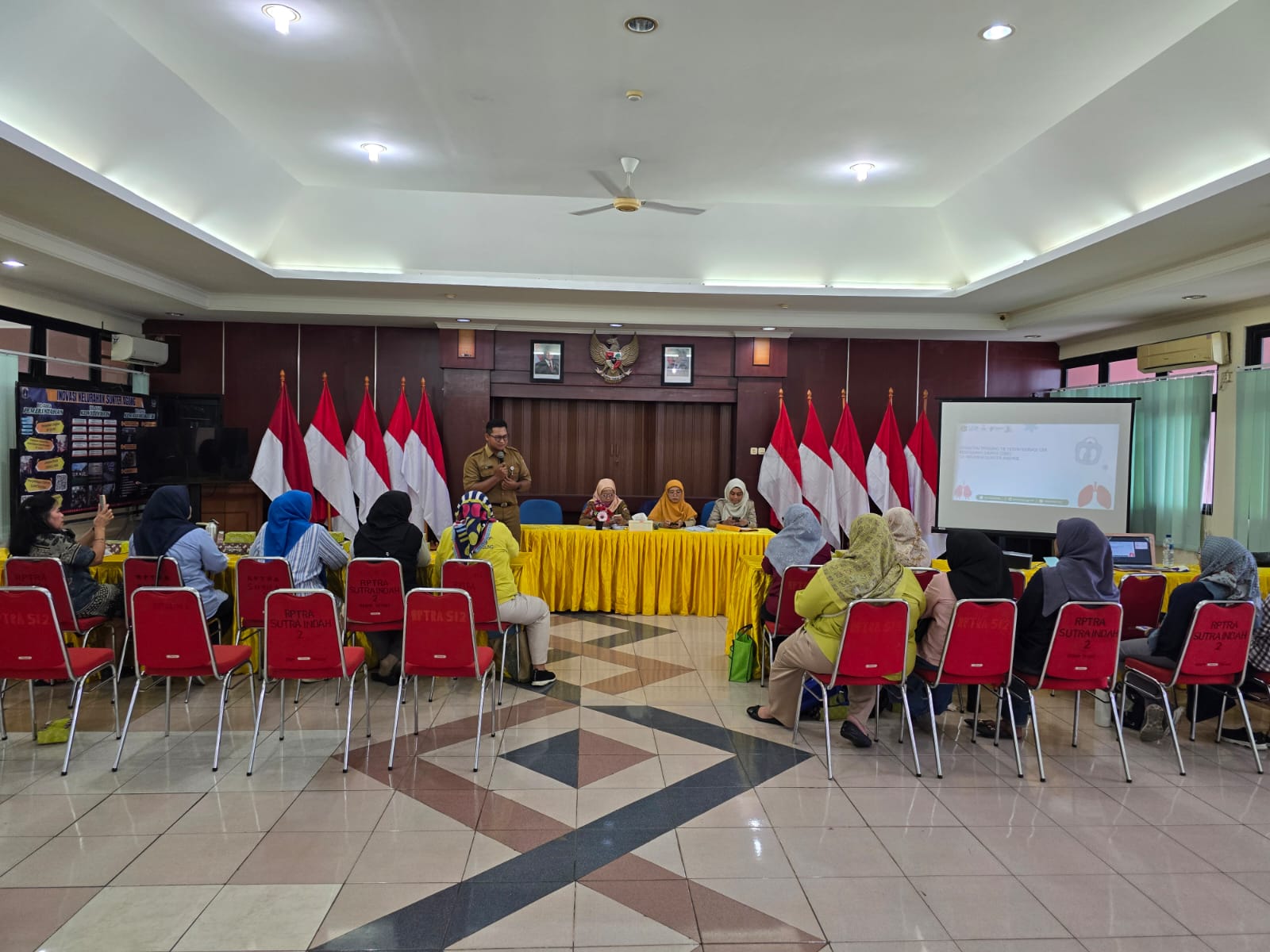 Kader Dasawisma RW 006 - RW 010 Kelurahan Sunter Agung mengikuti Edukasi TB kegiatan PKK tingkat kelurahan melalui DAU Tahap I 1
