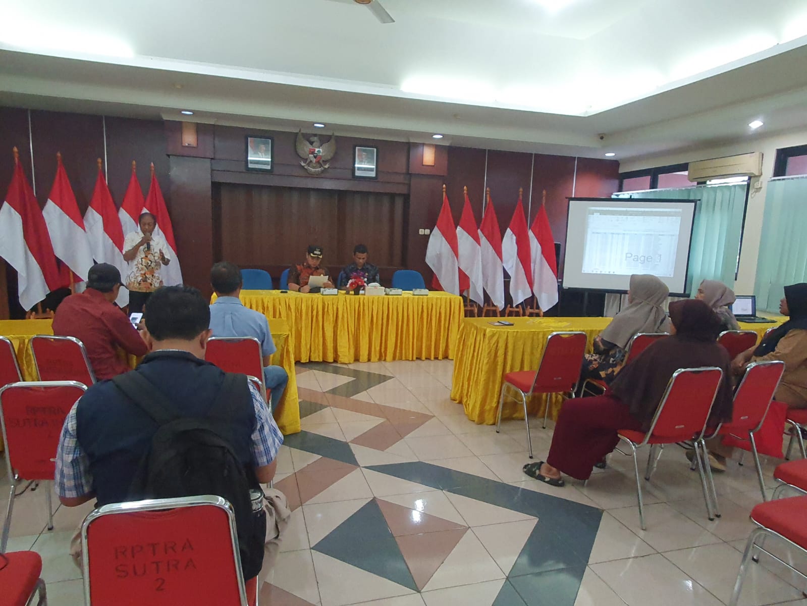 Sosialisasi/penyampaian informasi residu PTSL Kelurahan Sunter Agung 1