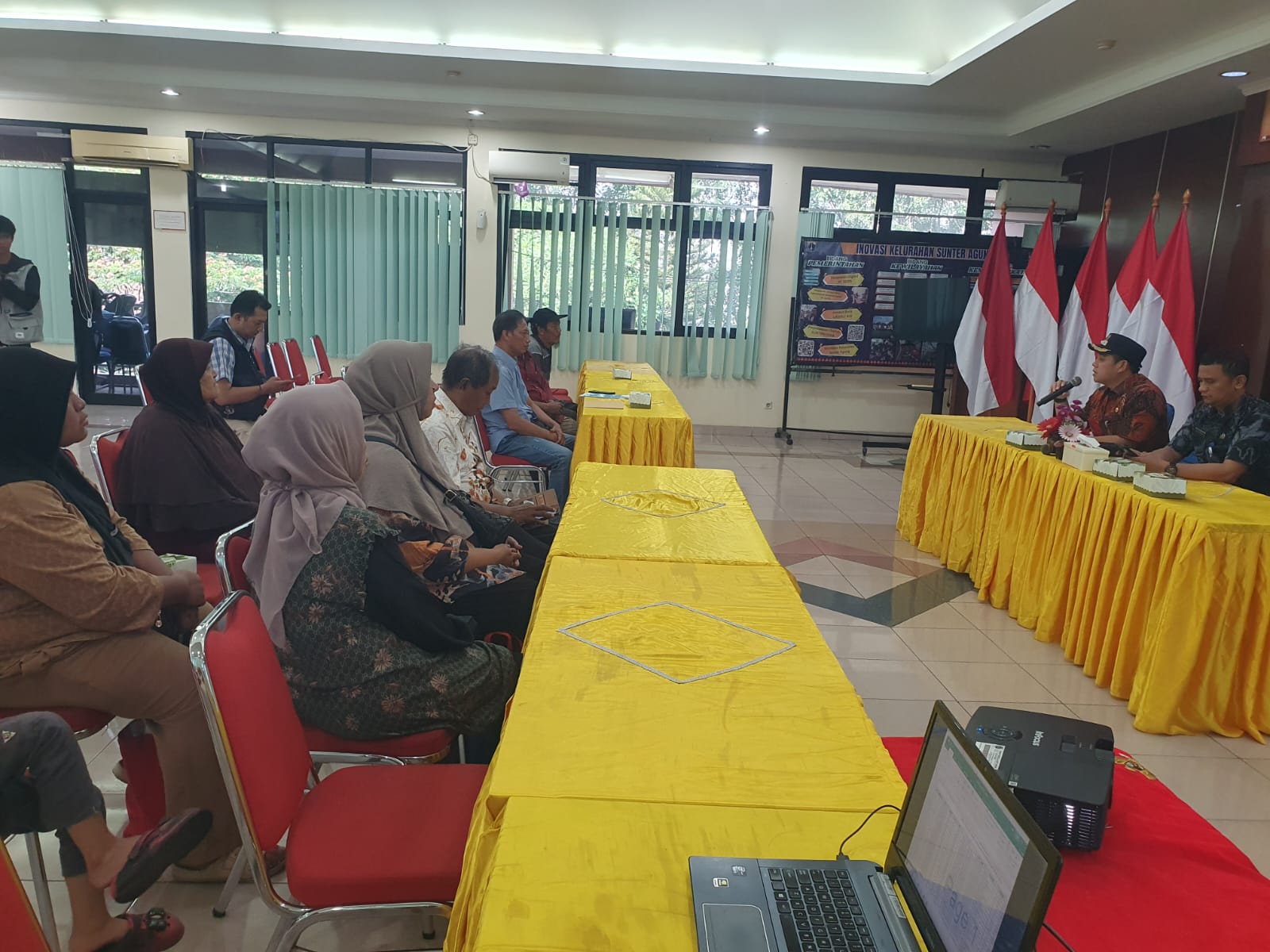 Sosialisasi/penyampaian informasi residu PTSL Kelurahan Sunter Agung 2