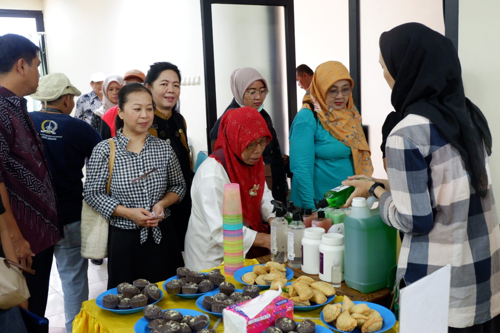 Sosialisasi pengurangan sampah kemasan sekali pakai di kelurahan sunter agung 2