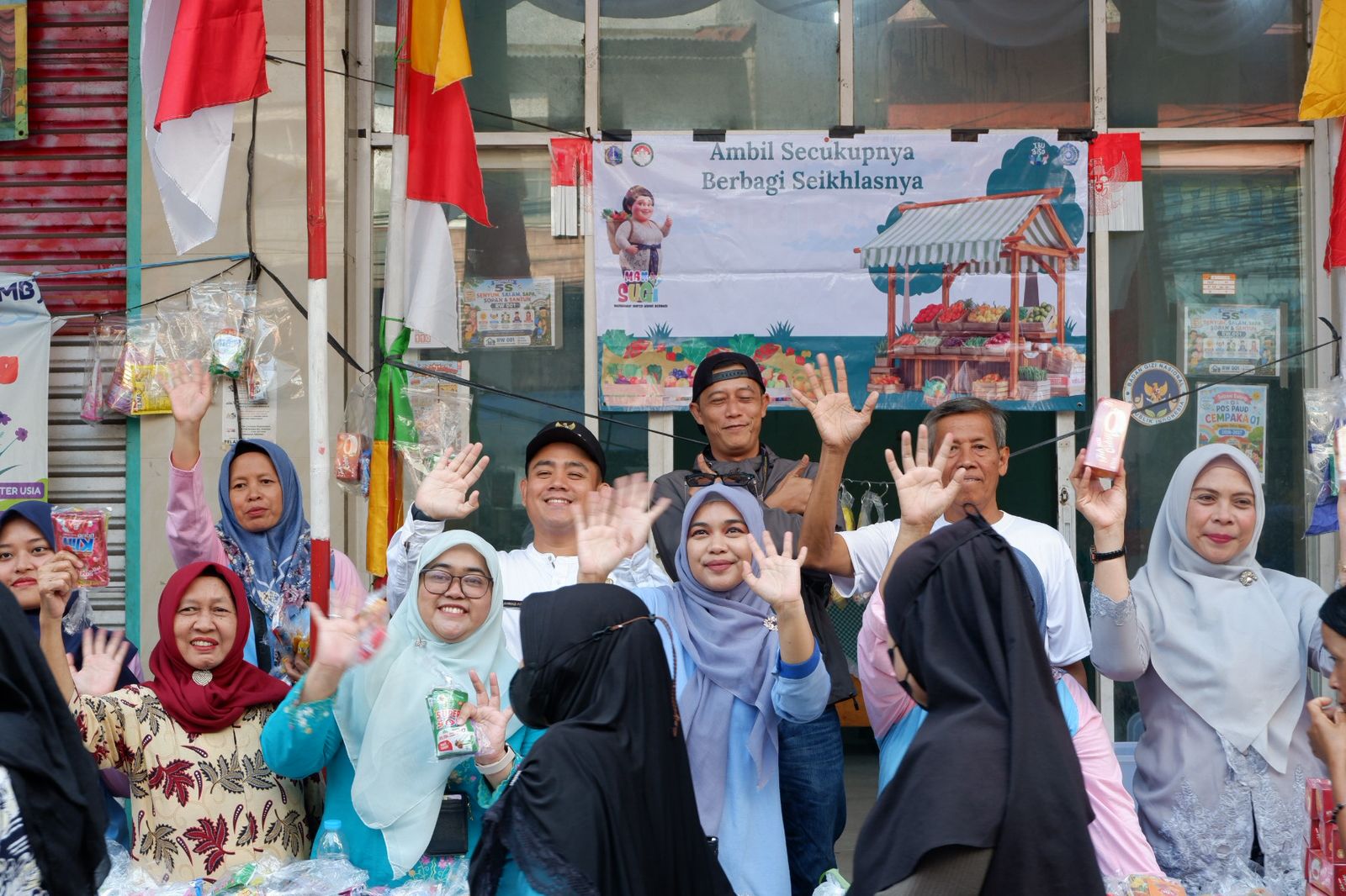 Masyarakat Sunter Agung Berbagi (MASUGI) berlangsung di Sekretariat RW 001 1