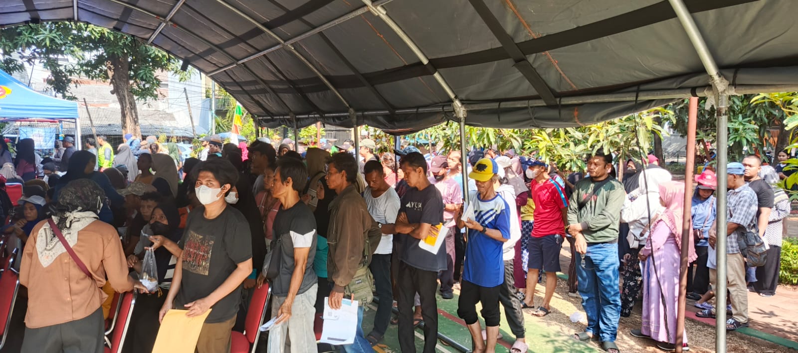 Bantuan Pangan Bulog di Kelurahan Sunter Agung 1