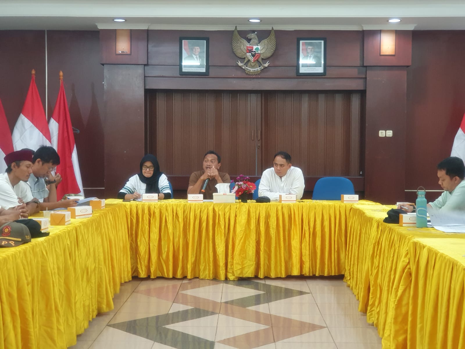 Rapat Koordinasi Pembahasan Pemasangan Awning di Lokasi Lapangan Bulutangkis RW 017 Kel Sunter Agung 4