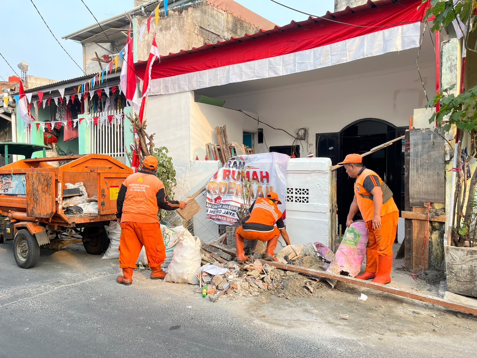 Kerja Bakti di Lingkungan RW.010 Kelurahan Tanjung Priok & Sosialisasi Pemilahan Sampah 1