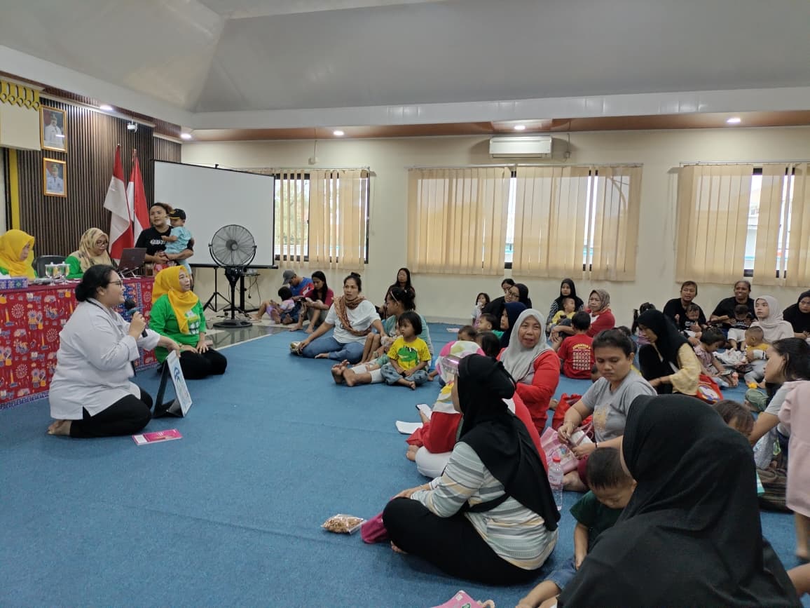 Kegiatan PMT Lokal dan Sosialisasi Imunisasi buat Balita di Kantor Kelurahan Tanjung Priok 1