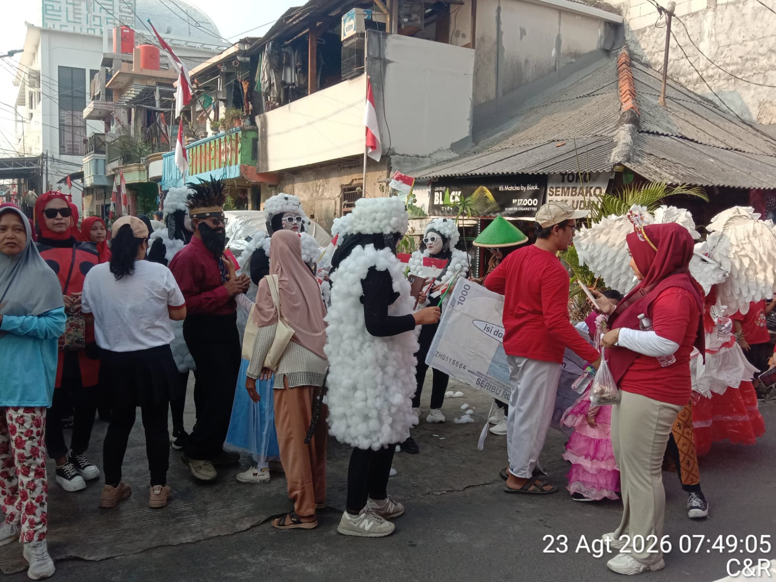 Menghadiri Kegiatan HUT Proklamasi Kemerdekaan RI yg Ke 81 RW.05 Kelurahan Tanjung Priok Mengadakan Jalan Santai Keluarga 2