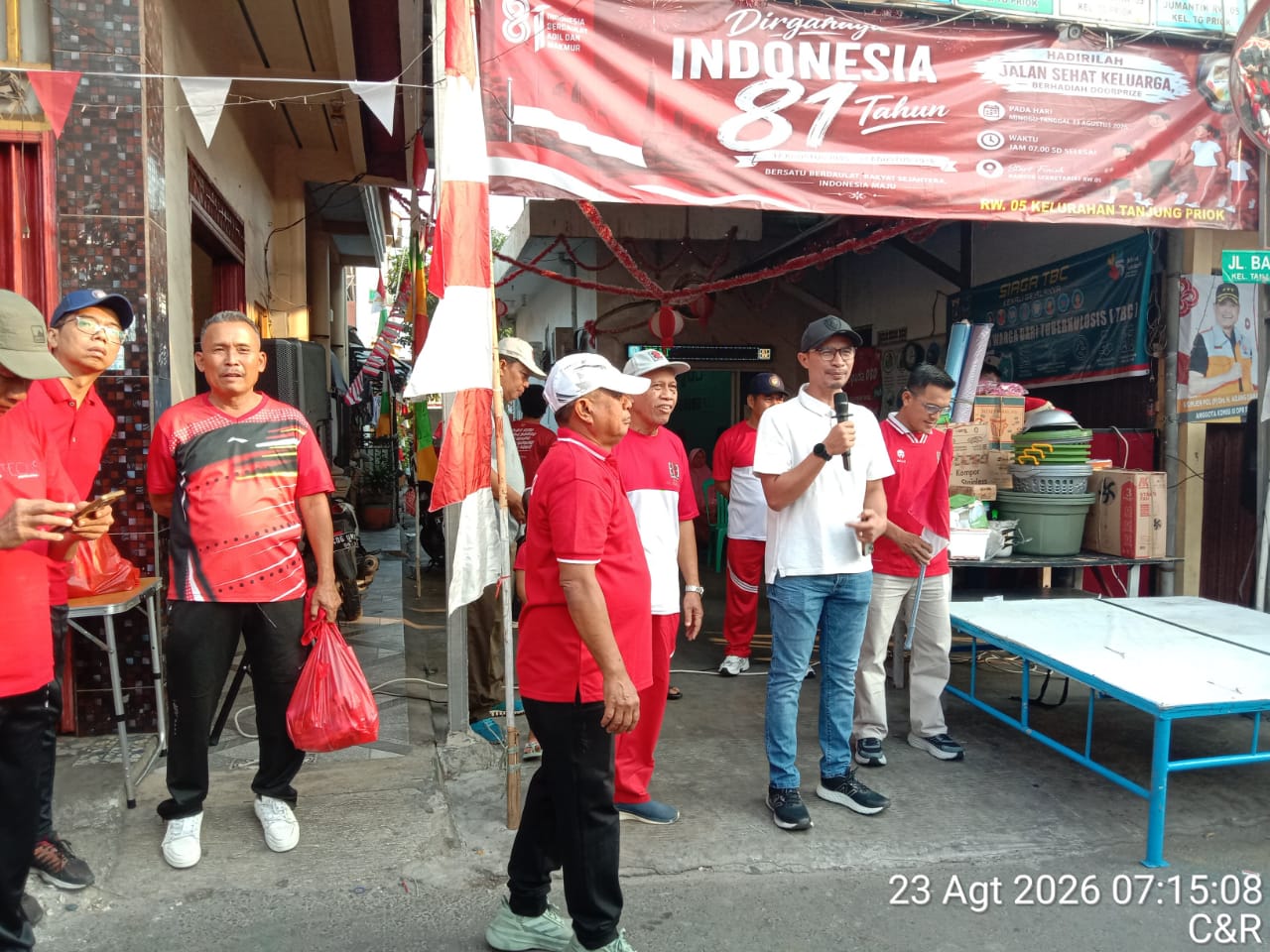 Menghadiri Kegiatan HUT Proklamasi Kemerdekaan RI yg Ke 81 RW.05 Kelurahan Tanjung Priok Mengadakan Jalan Santai Keluarga 5