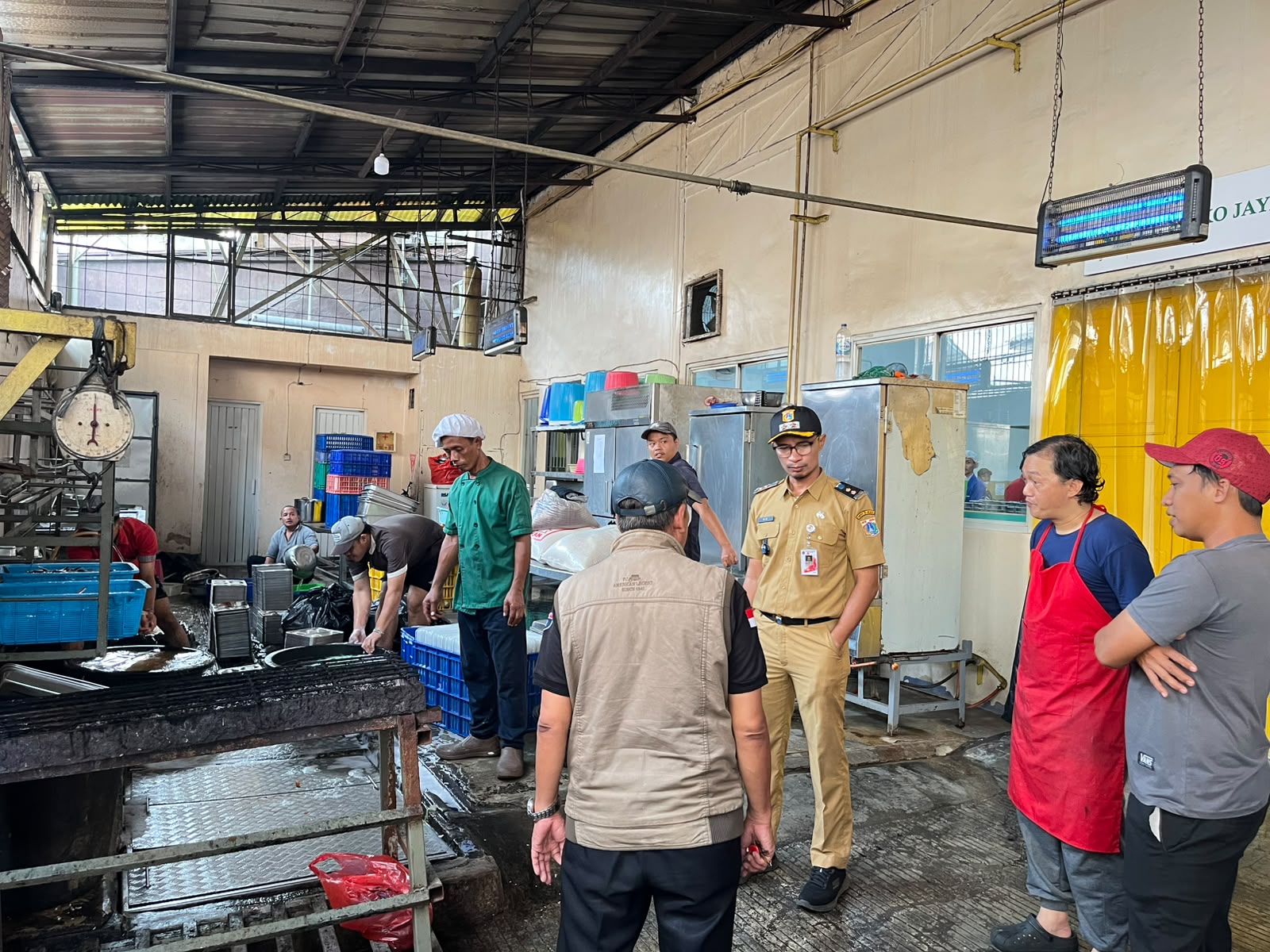 Koordinasi dengan Lisa Catering Terkait Pembuangan Limbah Makanan yang Menyebabkan Penyumbatan Parah pada Saluran Akibat Tumpukan Lemak dan Sisa Makanan 1