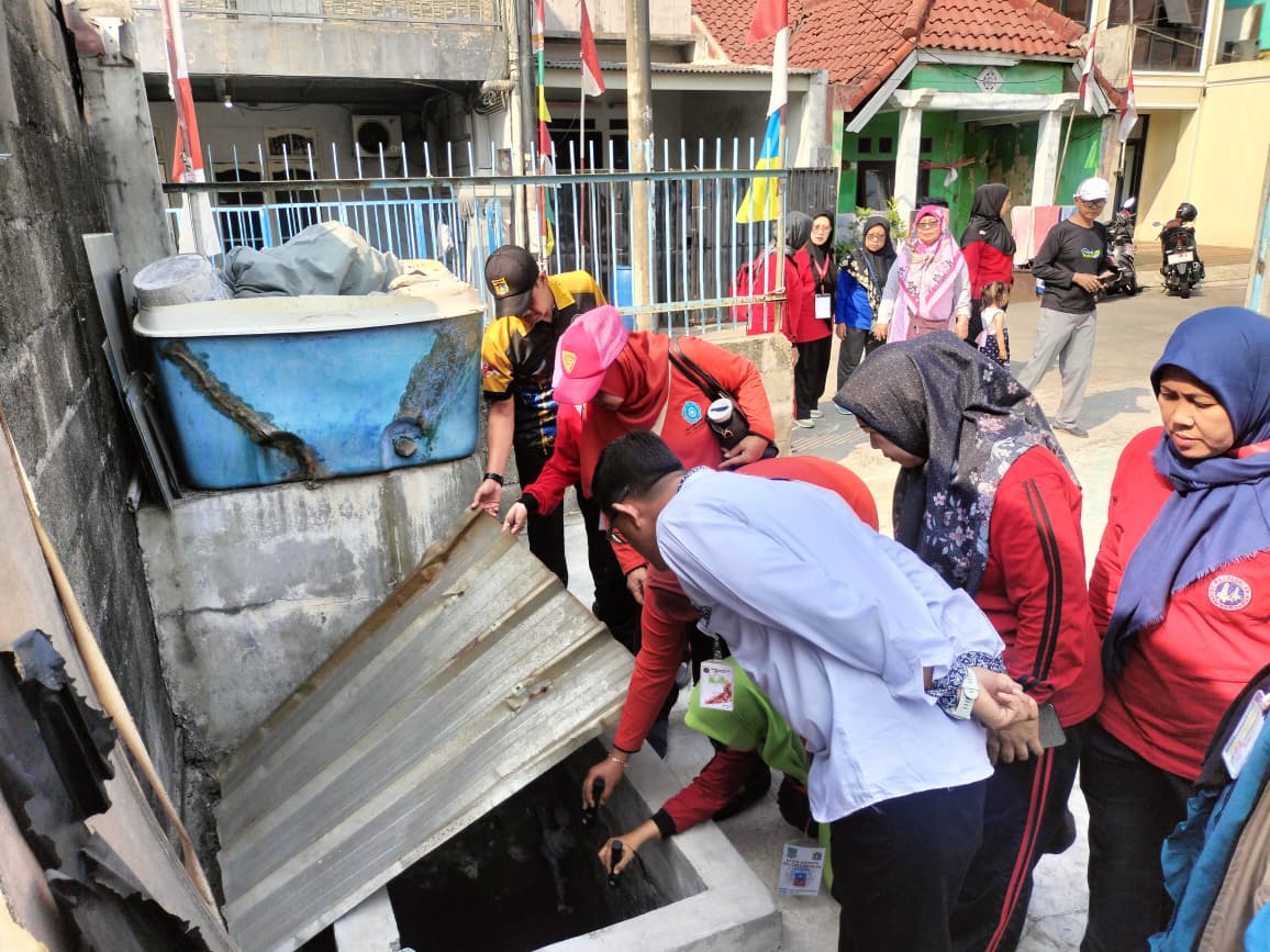 Kegiatan Pemberantasan Sarang Nyamuk (PSN)  di Wilayah RW. 016 Kelurahan Tanjung Priok 1