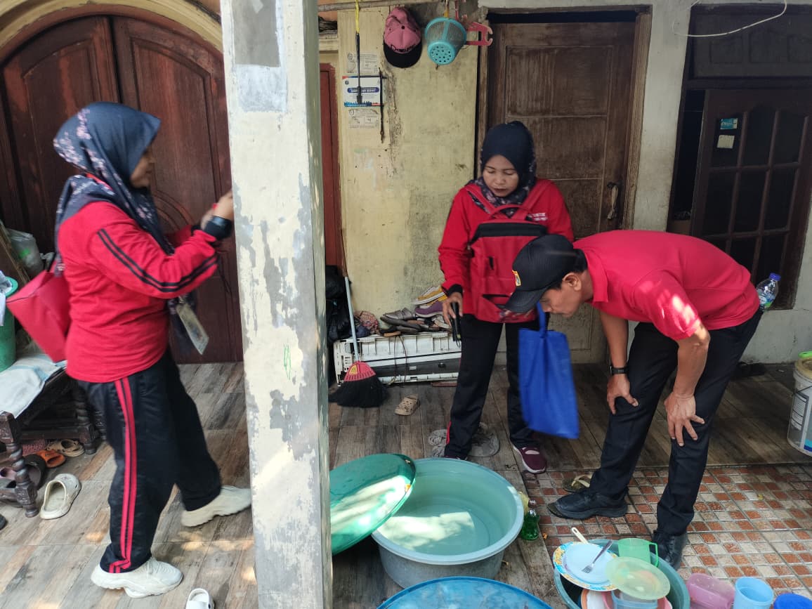 Kegiatan Gerakan Pemberantasan Sarang Nyamuk (Grebek PSN) di RW.01 Kelurahan Tanjung Priok 2