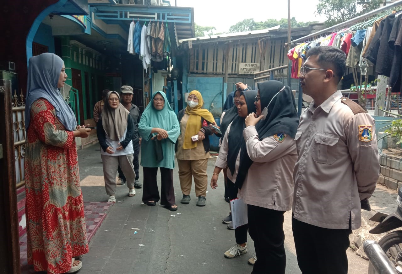 Monitoring Persiapan Penilaian Apresiasi Masyarakat Peduli Lingkungan di Wilayah RW. 08 Kelurahan Tanjung Priok 5