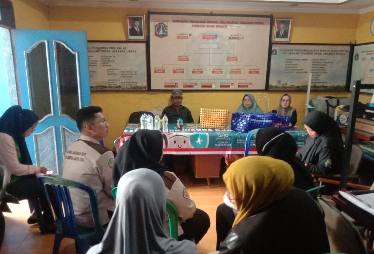 Monitoring Persiapan Penilaian Apresiasi Masyarakat Peduli Lingkungan di Wilayah RW. 08 Kelurahan Tanjung Priok 3