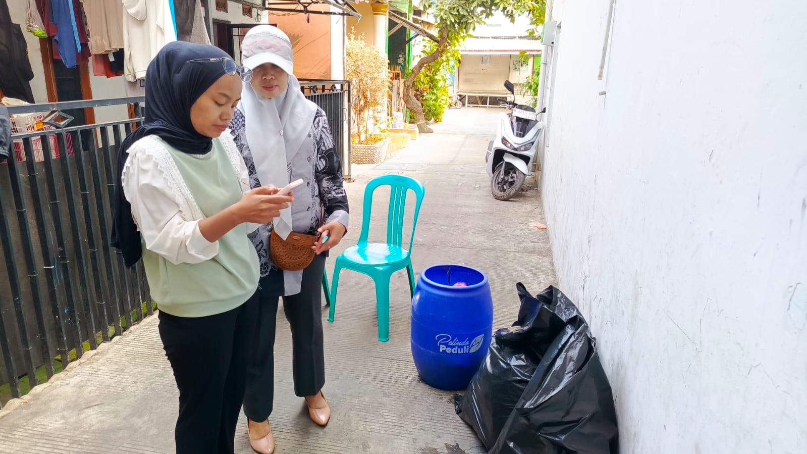 Monitoring Gerakan Pilah Sampah dan Penginputan kedalam Sistem Bidang Pengelolaan Sampah di RW.05 Kelurahan Tanjung Priok 2
