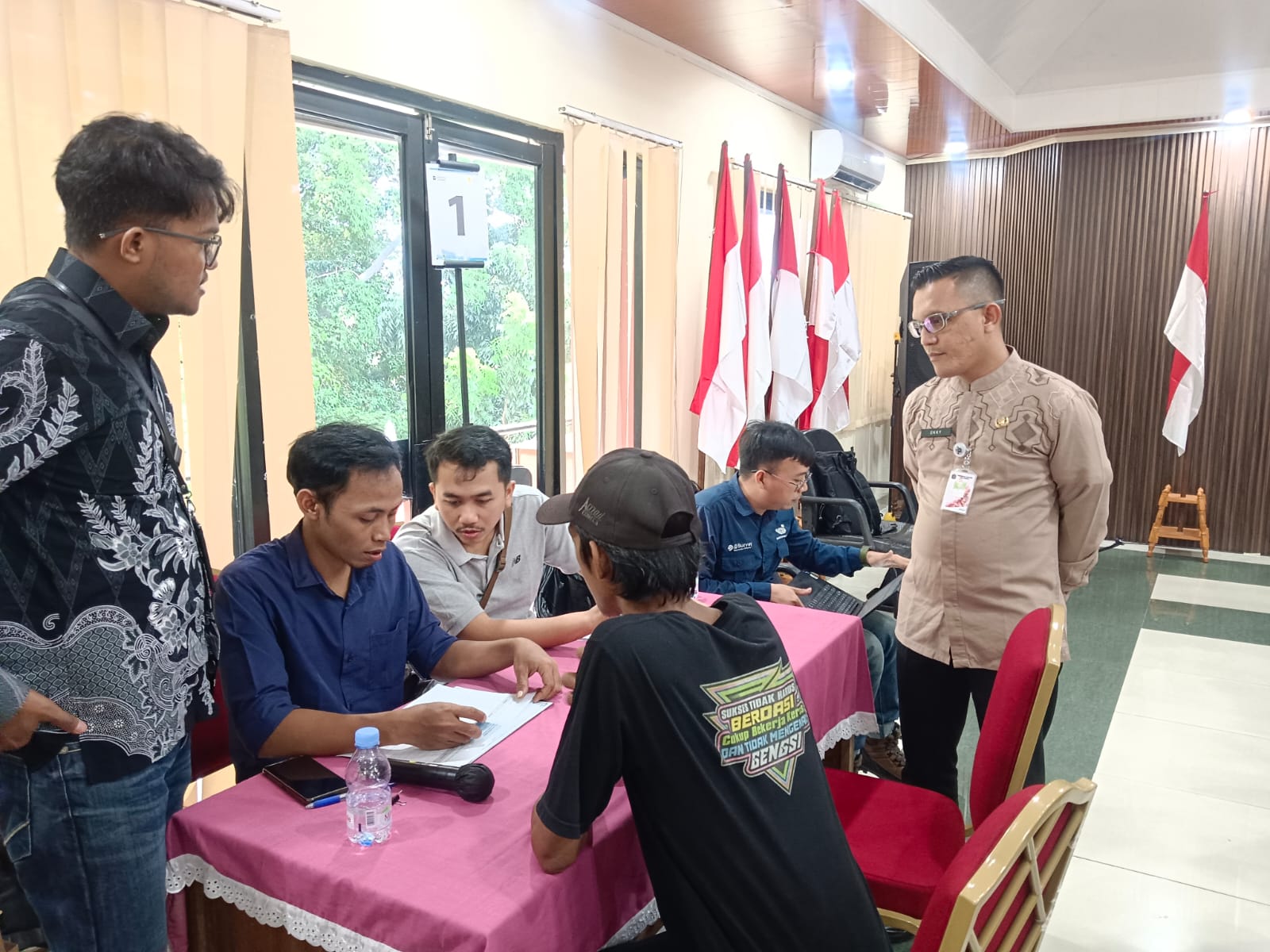 Penyerahan Buku Tabungan dan Rekening Pembayaran Kompensasi ROW Sutet 500kV di Wilayah Kelurahan Tanjung Priok 4