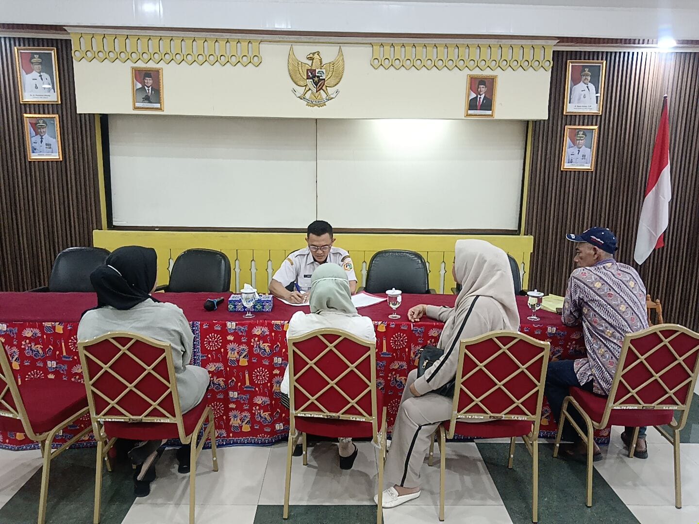Rapat Tindak Lanjut Sosialisasi Penyelesaian Residu Pendaftaran Tanah Sistematis Lengkap (PTSL) & Klarifikasi ke Balai PTSL Kantor BPN terkait Penyelesaian Residu PTSL 4
