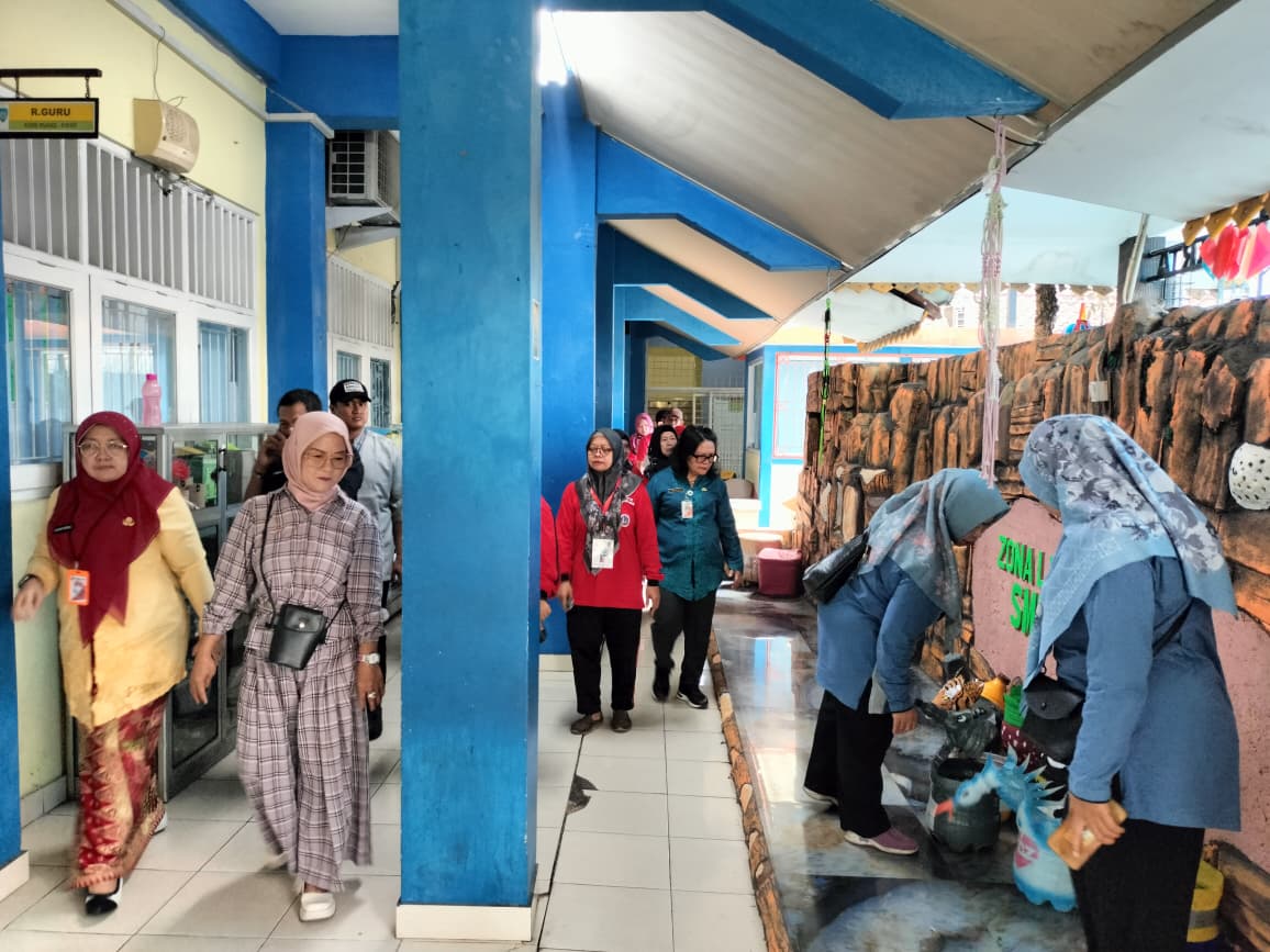 Kegiatan Pemberantasan Sarang Nyamuk (PSN) di SMPN 55 RW. 03 Kelurahan Tanjung Priok 6