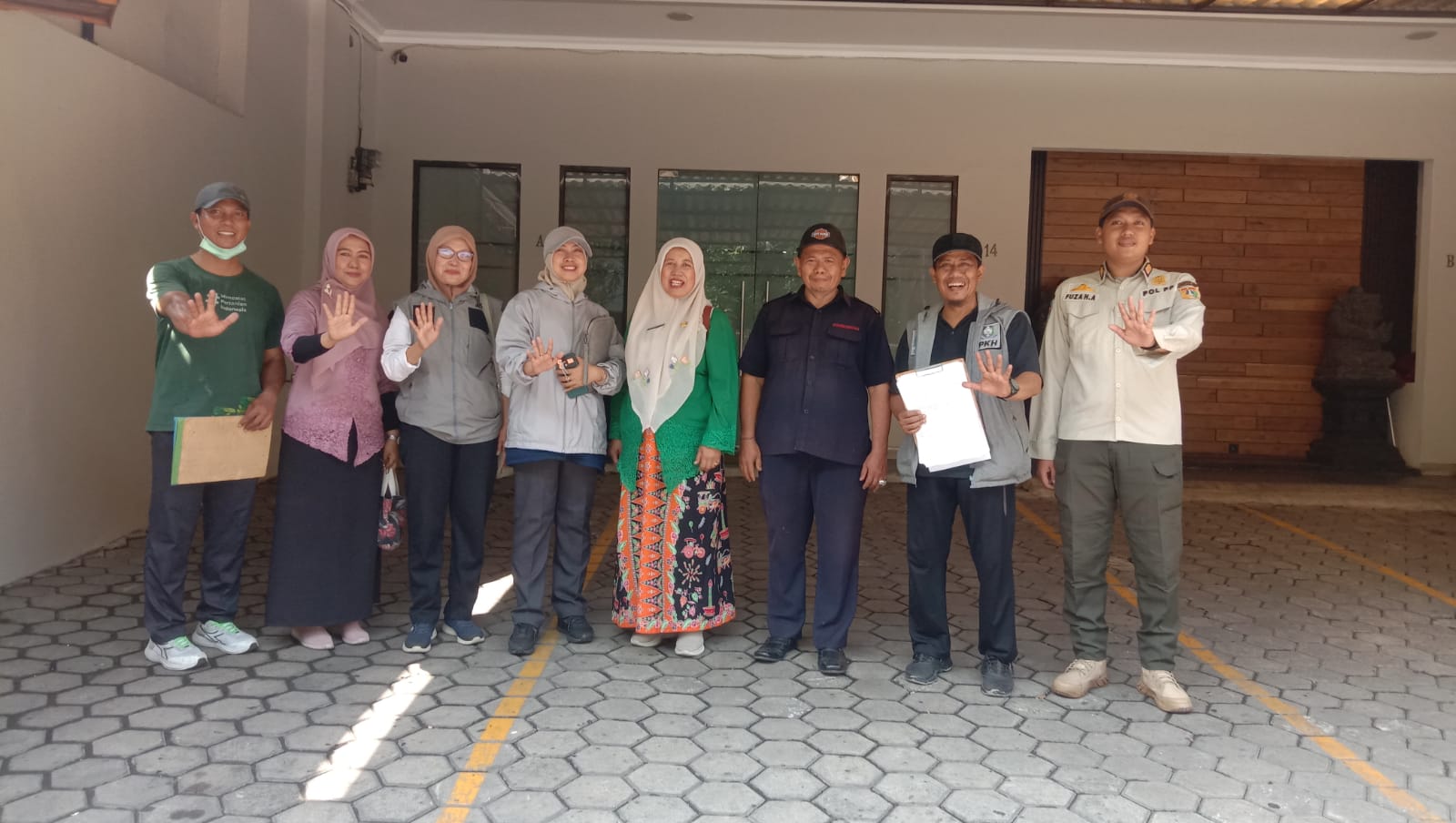 Tindak Lanjut Aduan Warga terkait adanya Hewan HPR (anjing )yang di lepas liarkan 3