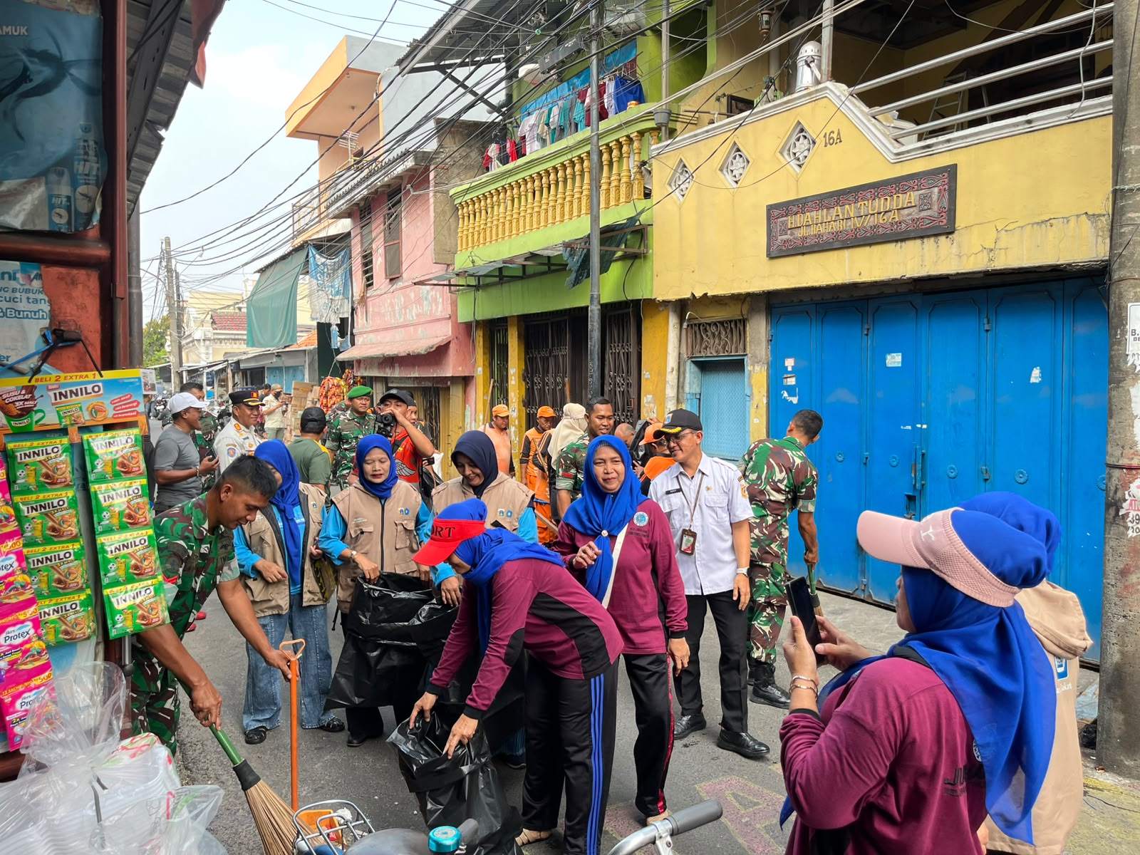 Gerakan Peduli Sampah dalam rangka HUT TNI Ke-81 6