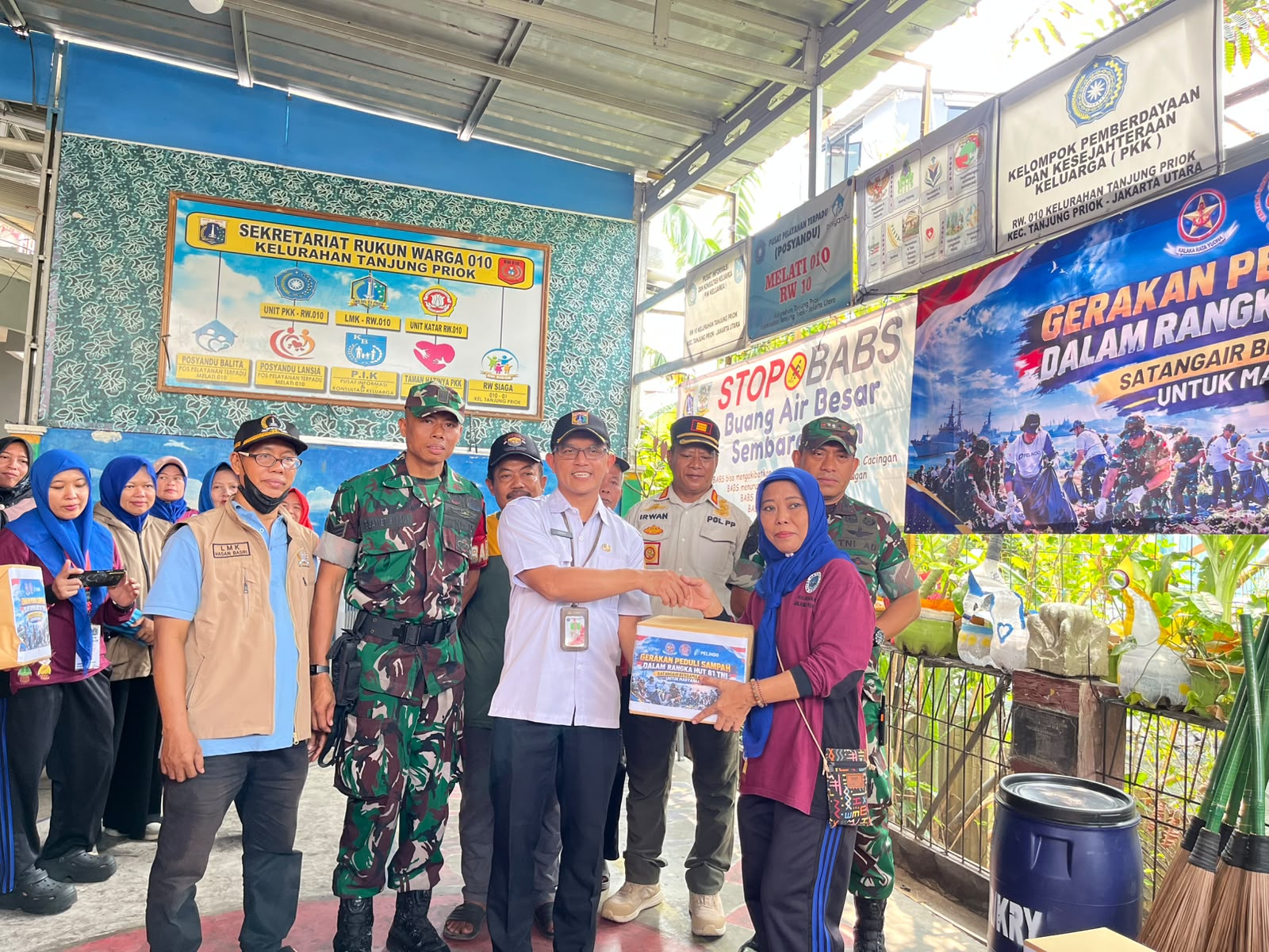 Gerakan Peduli Sampah dalam rangka HUT TNI Ke-81 2