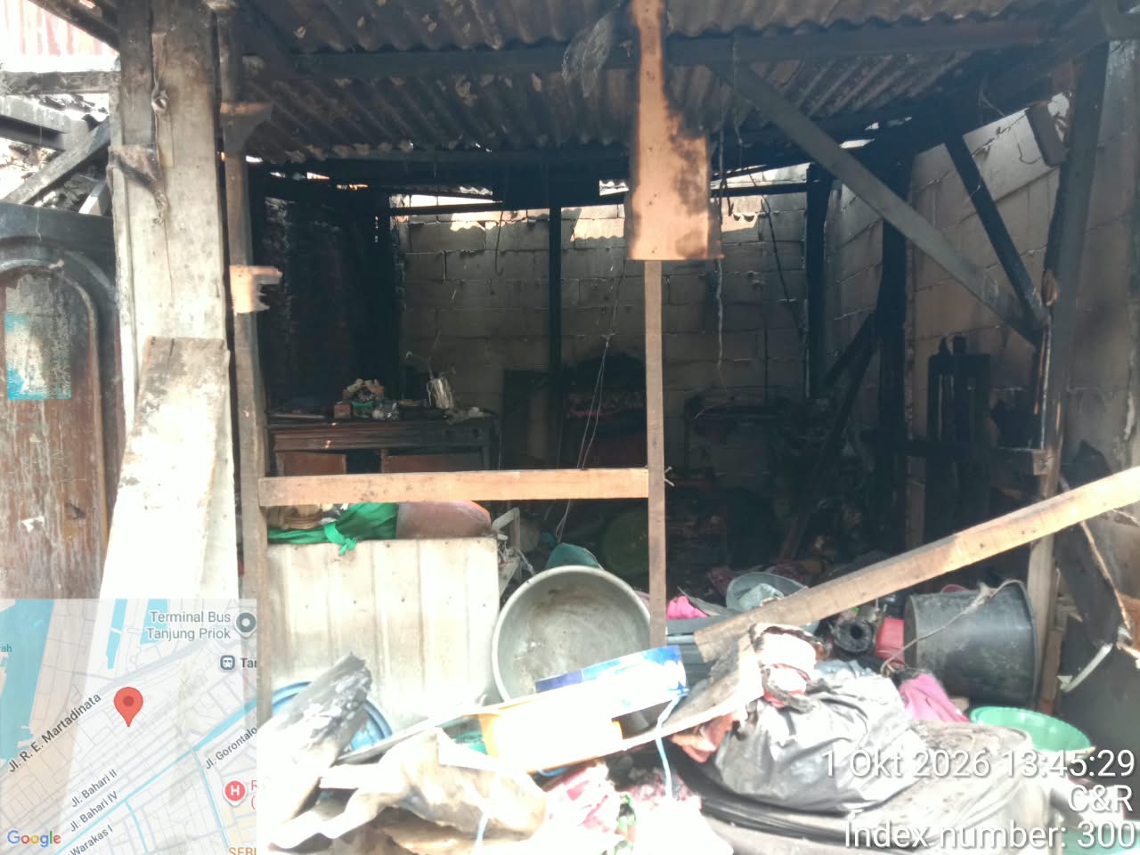 Melaksanakan Pendampingan Dan Penyerahan Bantuan Kepada Korban Kebakaran & Pembersihan Sisa Barang yang terbakar 4