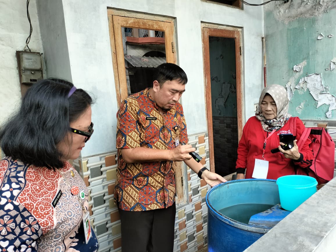 Monitoring Kegiatan Grebek Pemberantasan Sarang Nyamuk di Wilayah RW.05 Kelurahan Tanjung Priok 6