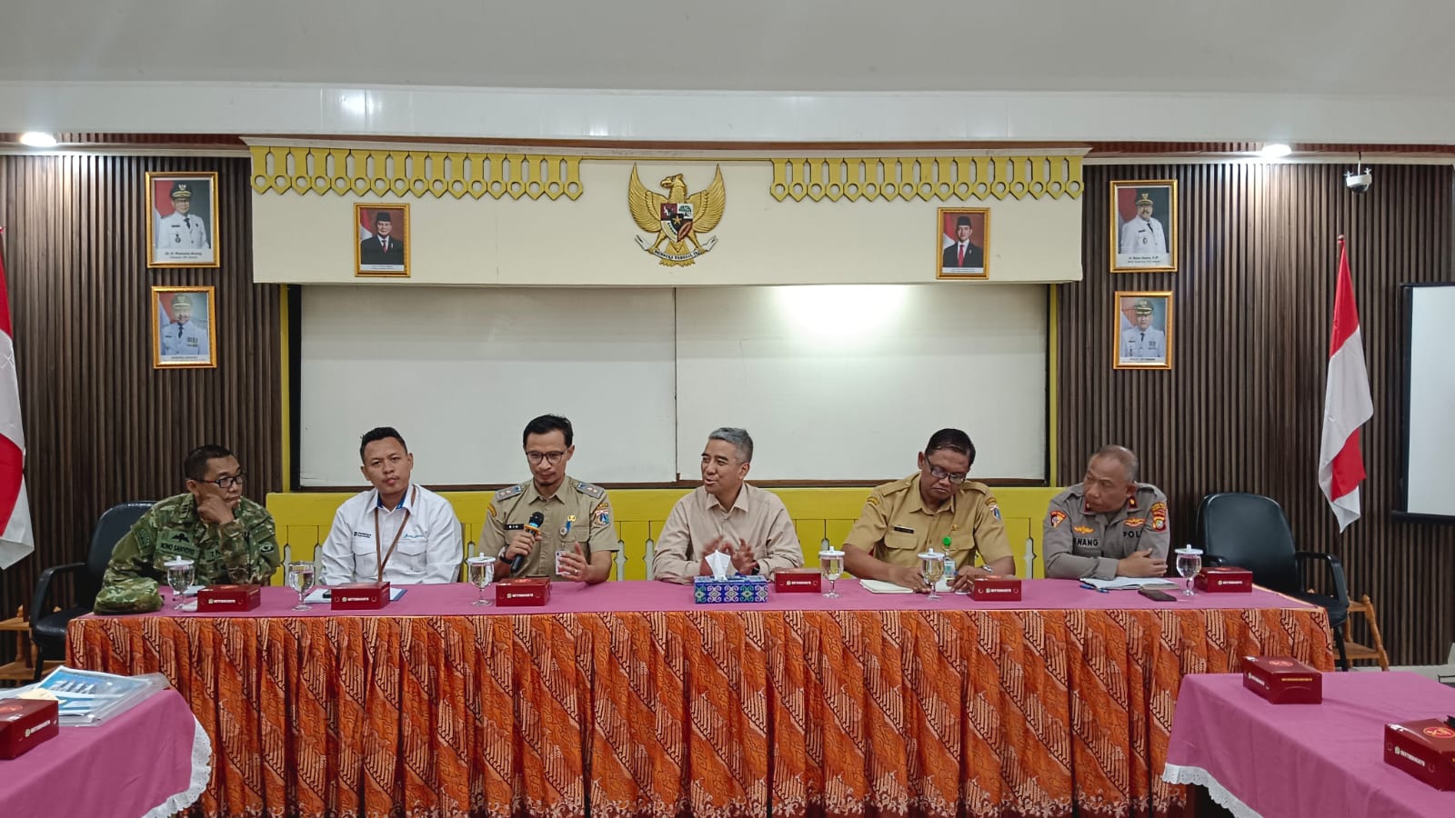 Rapat Koordinasi 3 Pilar, bersama BNN dan Pelindo perihal tindak lanjut Pendirian Posko Kampung Bersinar. 3