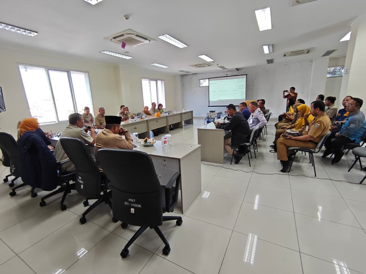 RAPAT KORDINASI TINGKAT KECAMATAN KOJA YANG BERTEMPAT DI KELURAHAAN LGAOA 1