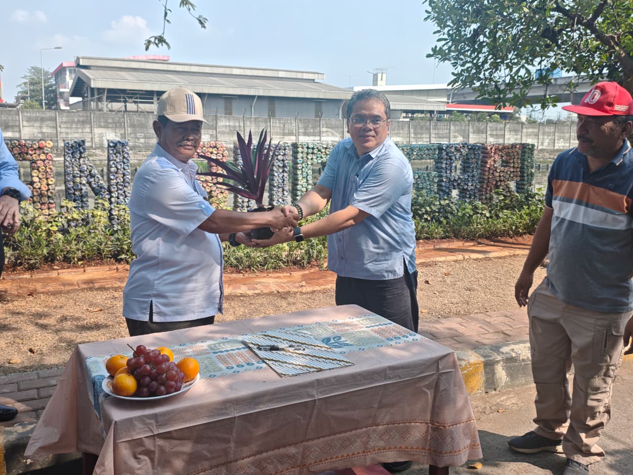 PT Bogasari Serahkan Hasil Penataan Zona 1 Kali Kresek RW 02 Kelurahan Lagoa 2