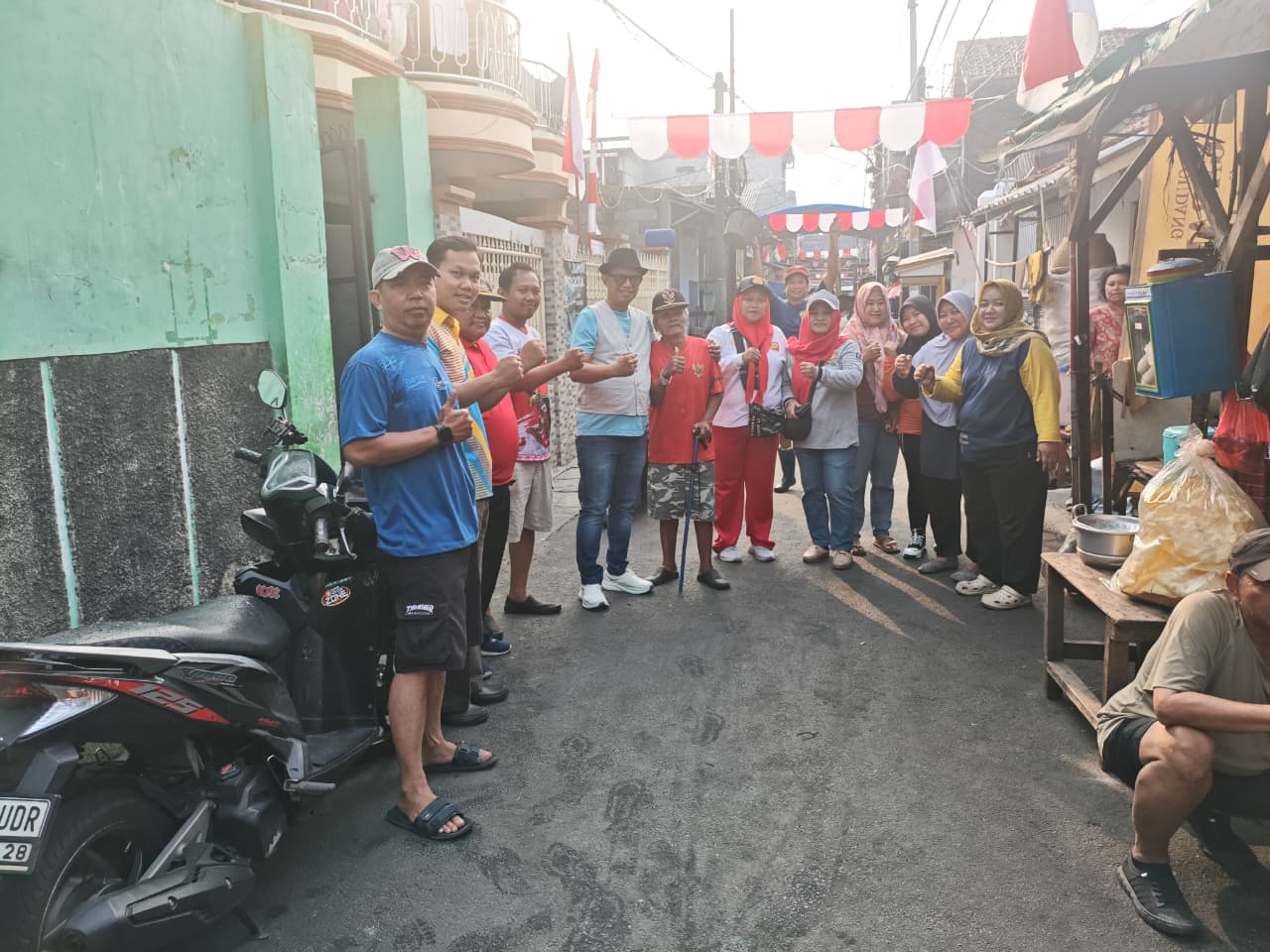KERJA BAKTI JL, MAHONI Gg 5 Blok E RT 010 - 011 / RW 015 KELURAHAN LAGOA 6