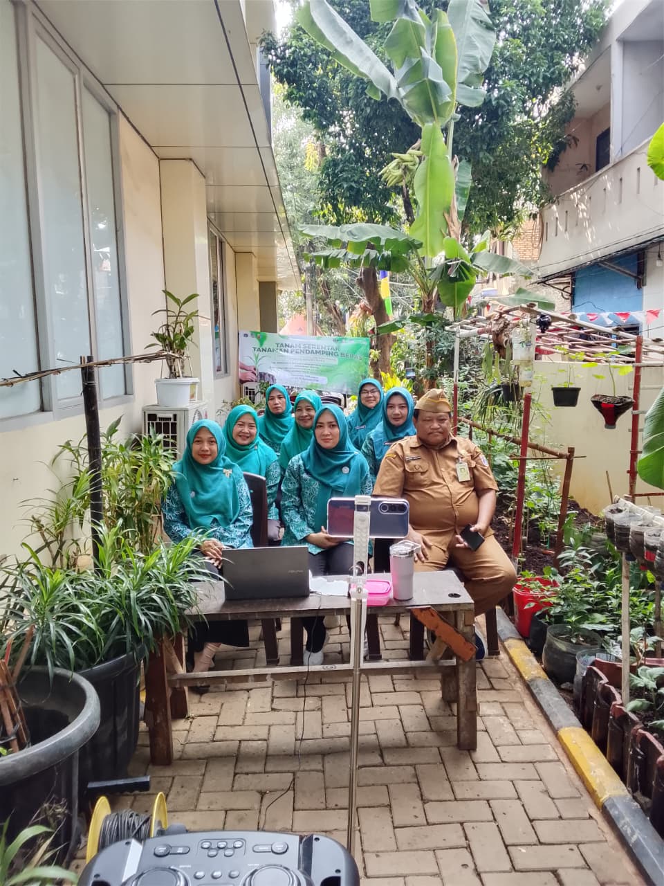 Kelurahan Lagoa Hadiri Pencanangan Gerakan Tanam Serentak Tanaman Pangan Pendamping Beras Se-DKI Jakarta Melalui Zoom Meeting 6
