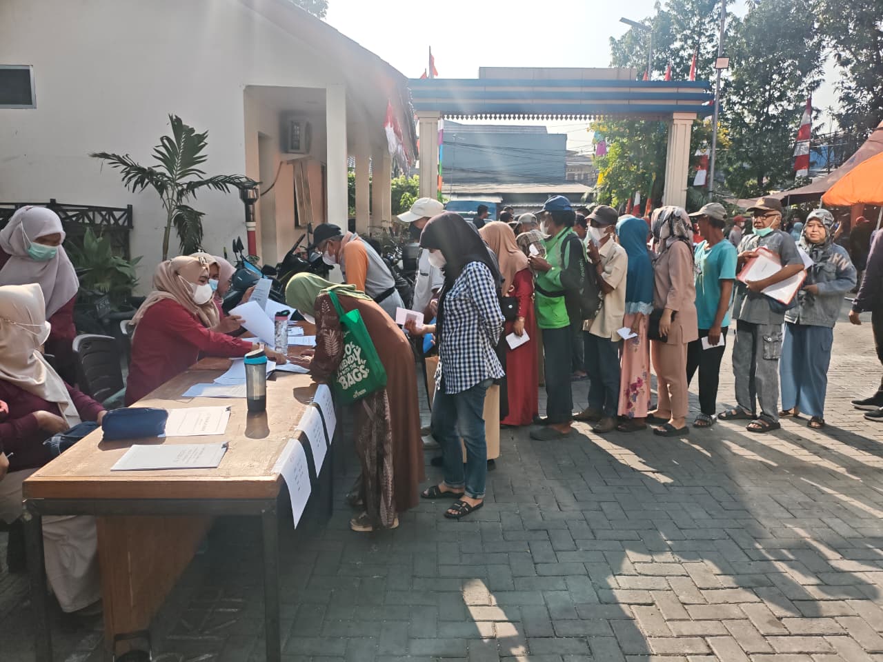 Kelurahan Lagoa Laksanakan Pendistribusian Bantuan Pangan 5