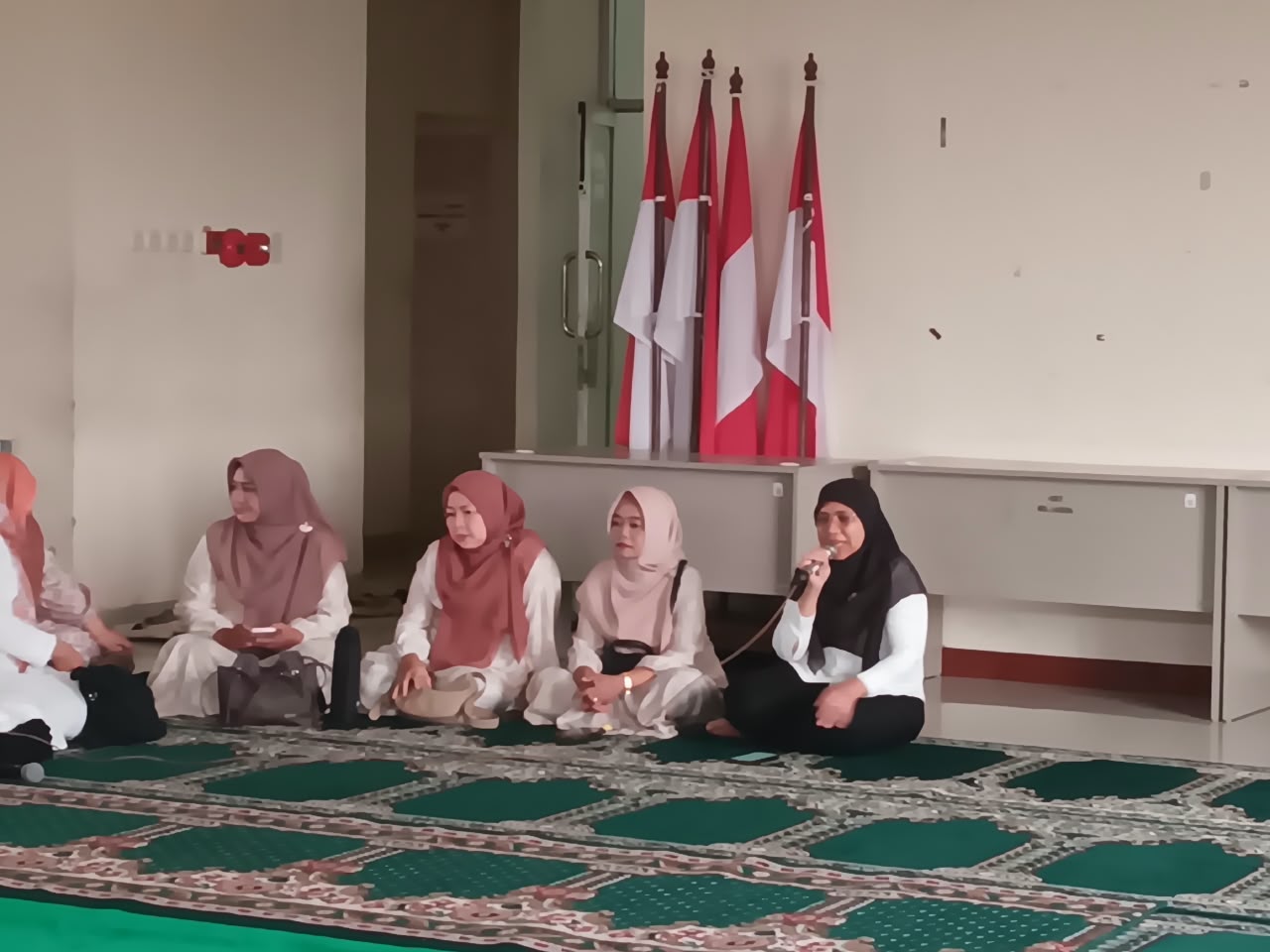 Pengajian Rutin Bulanan PKK Kelurahan Lagoa, Perkuat Silaturahmi dan Tingkatkan Keimanan 2
