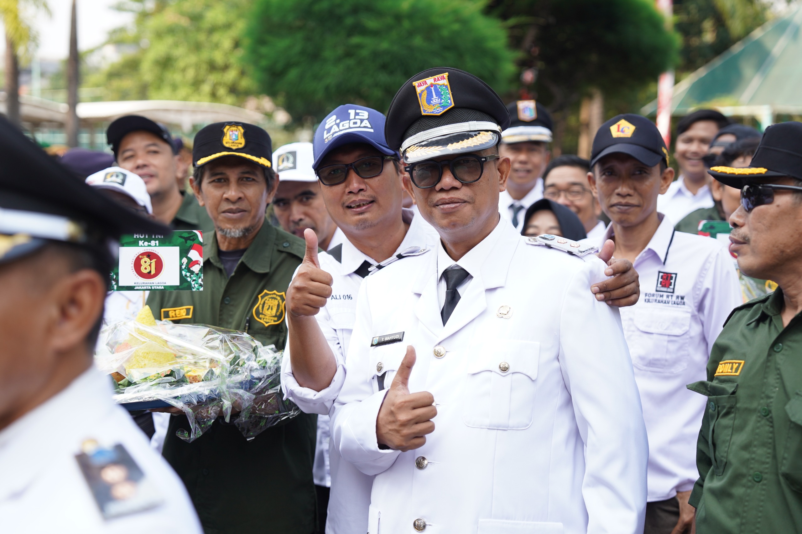 Mengahaadiri Apel HUT TNI ke-81 di Kantor Wali Kota Jakarta Utara 4