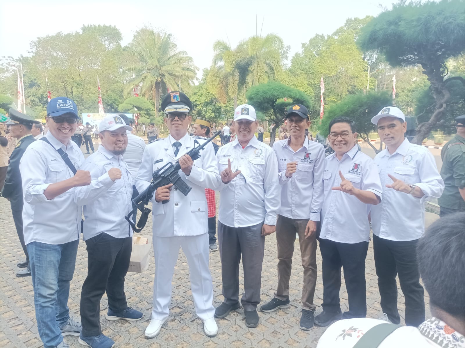 Mengahaadiri Apel HUT TNI ke-81 di Kantor Wali Kota Jakarta Utara 2